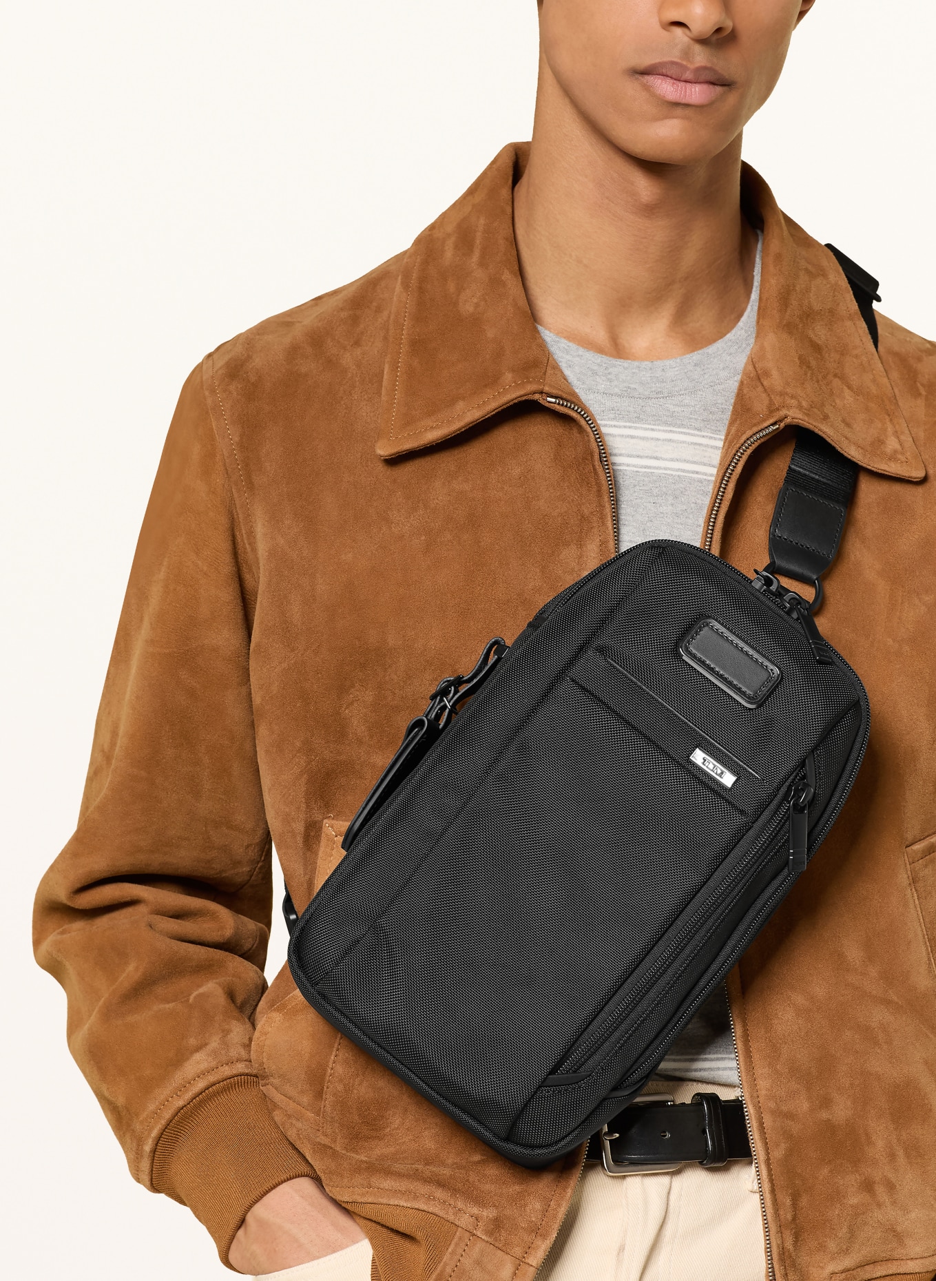 TUMI ALPHA Schoudertas SLING: ZWART