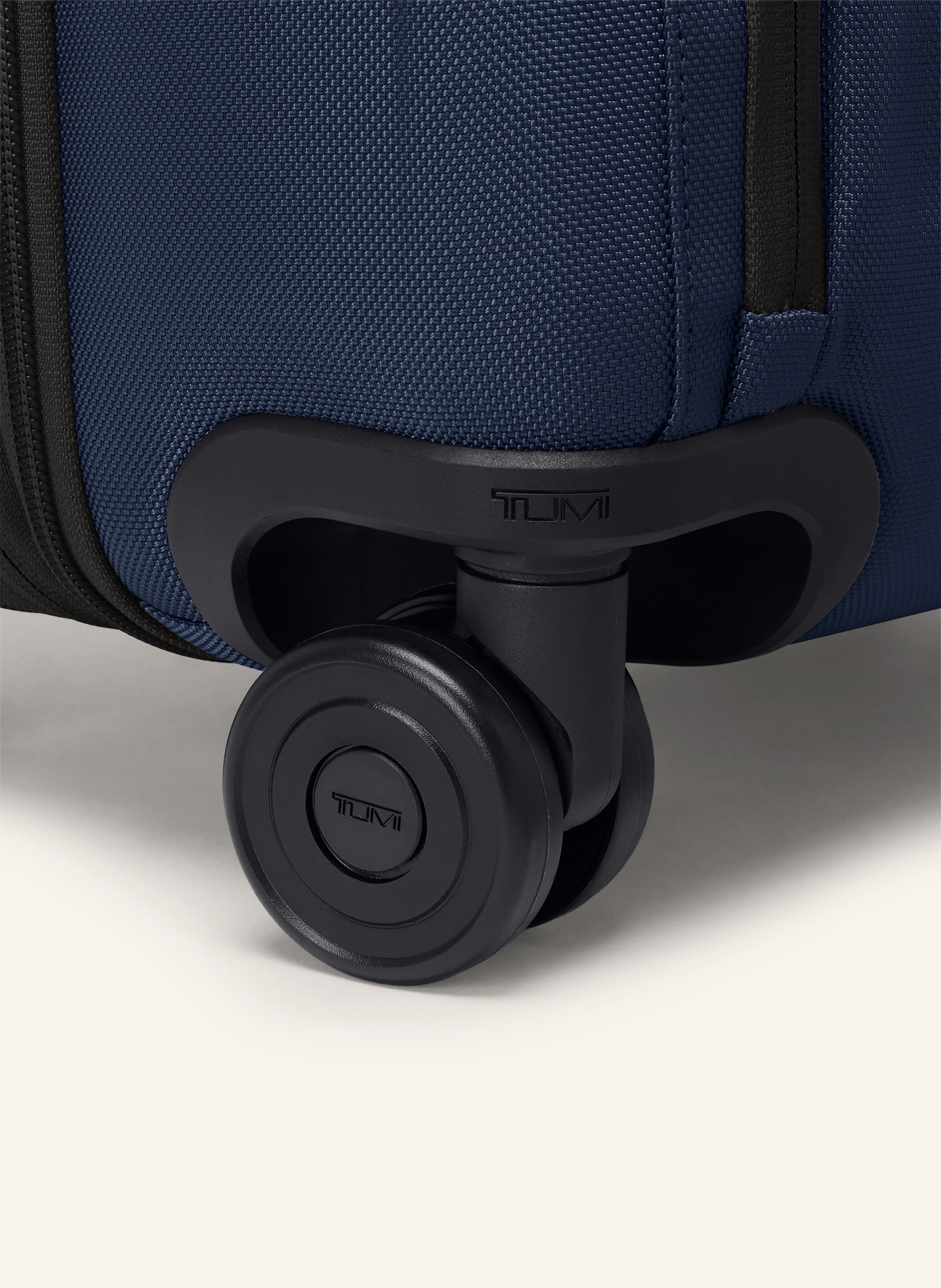 TUMI ALPHA Trolley LARGE DUAL ACCESS EXPANDABLE CARRY-ON: DUNKELBLAU