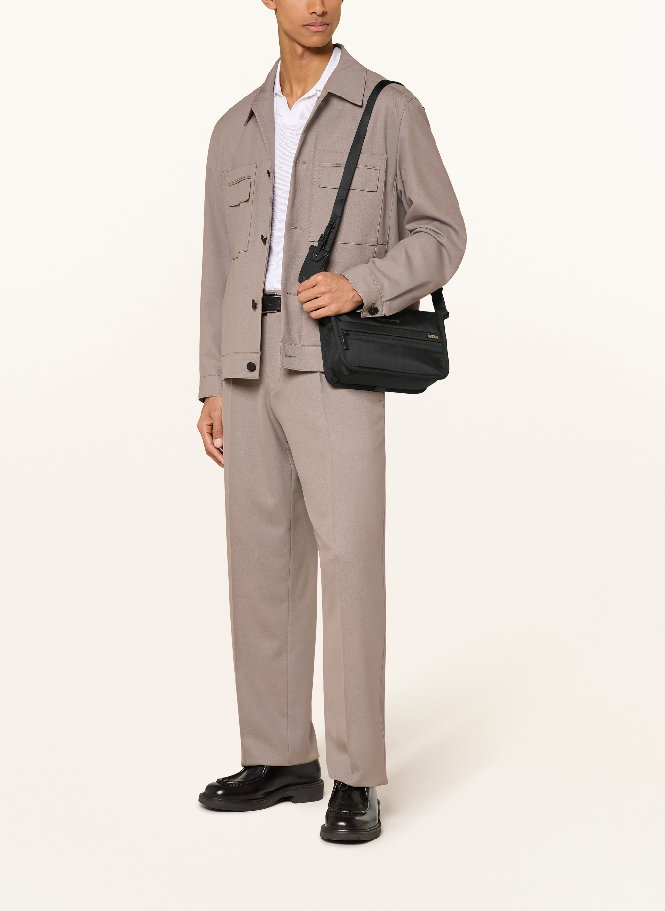 TUMI ALPHA schoudertas: ZWART