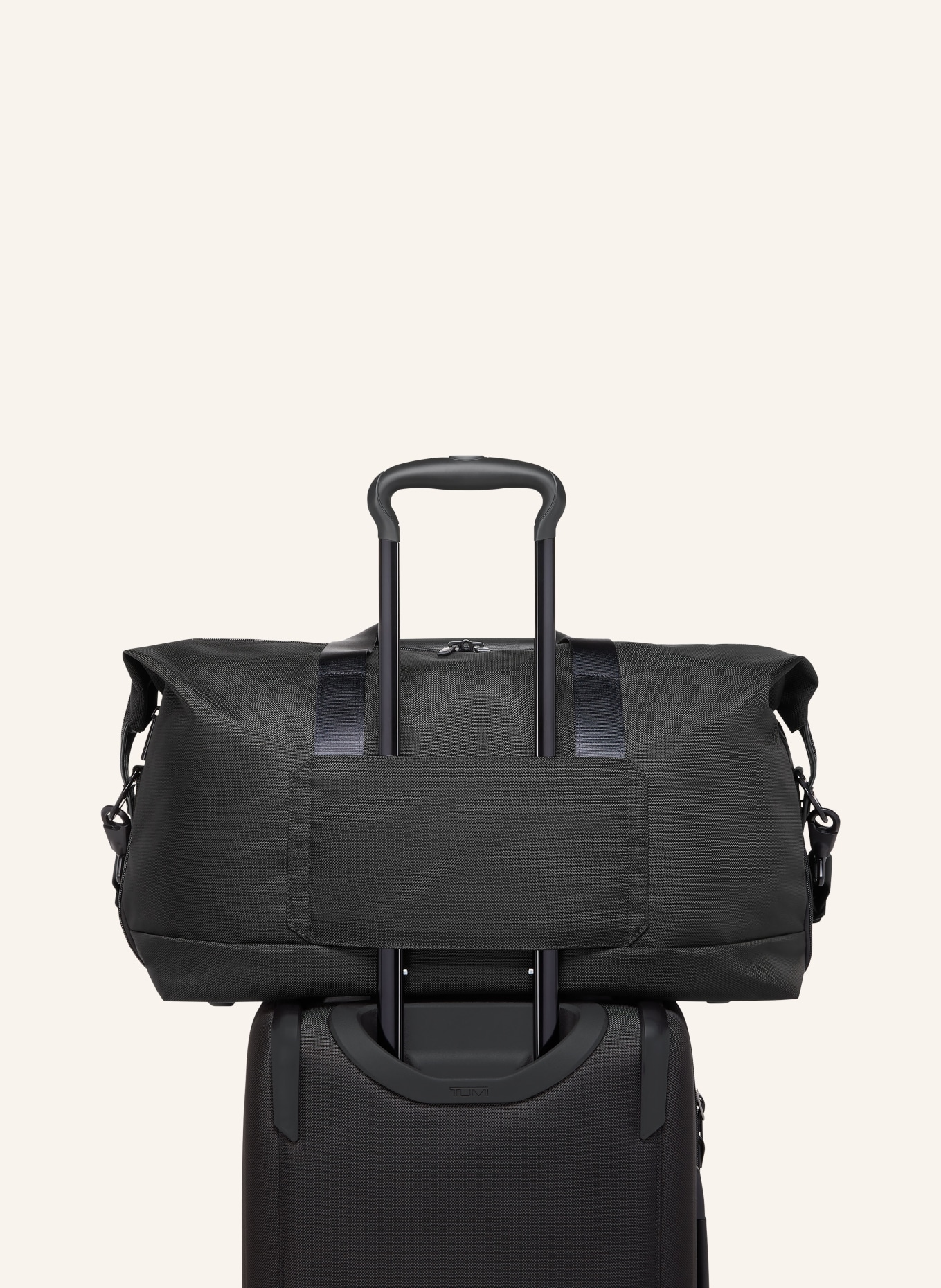 TUMI ALPHA Weekender DOUBLE EXPANSION DUFFEL: SCHWARZ