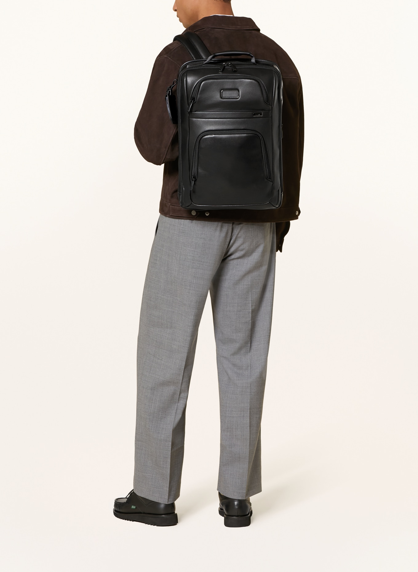 TUMI ALPHA Rugzak LARGE EXPANDABLE met laptopvak: ZWART / PLATINA