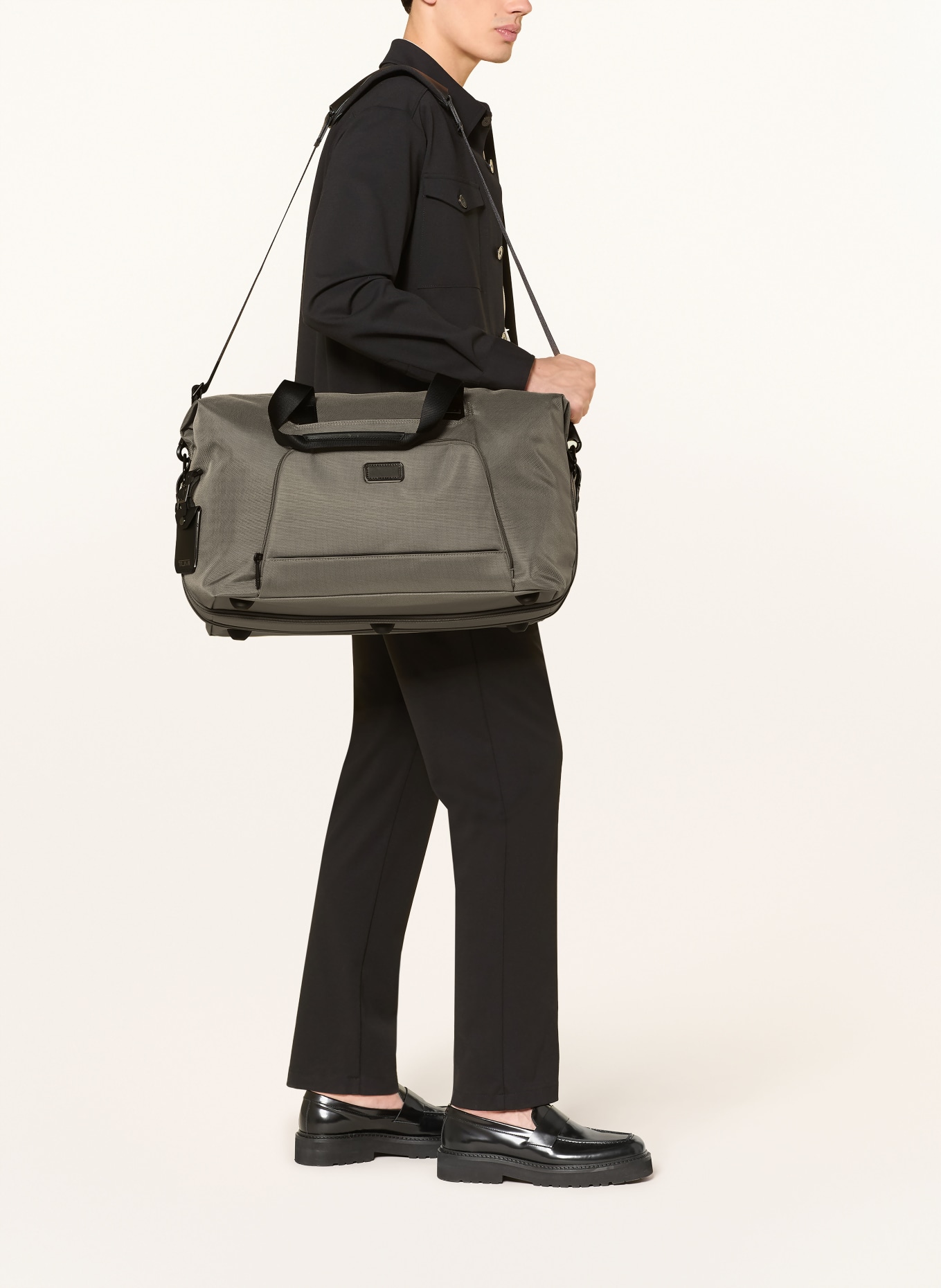 TUMI ALPHA Weekender DOUBLE EXPANSION DUFFEL: GRIJS