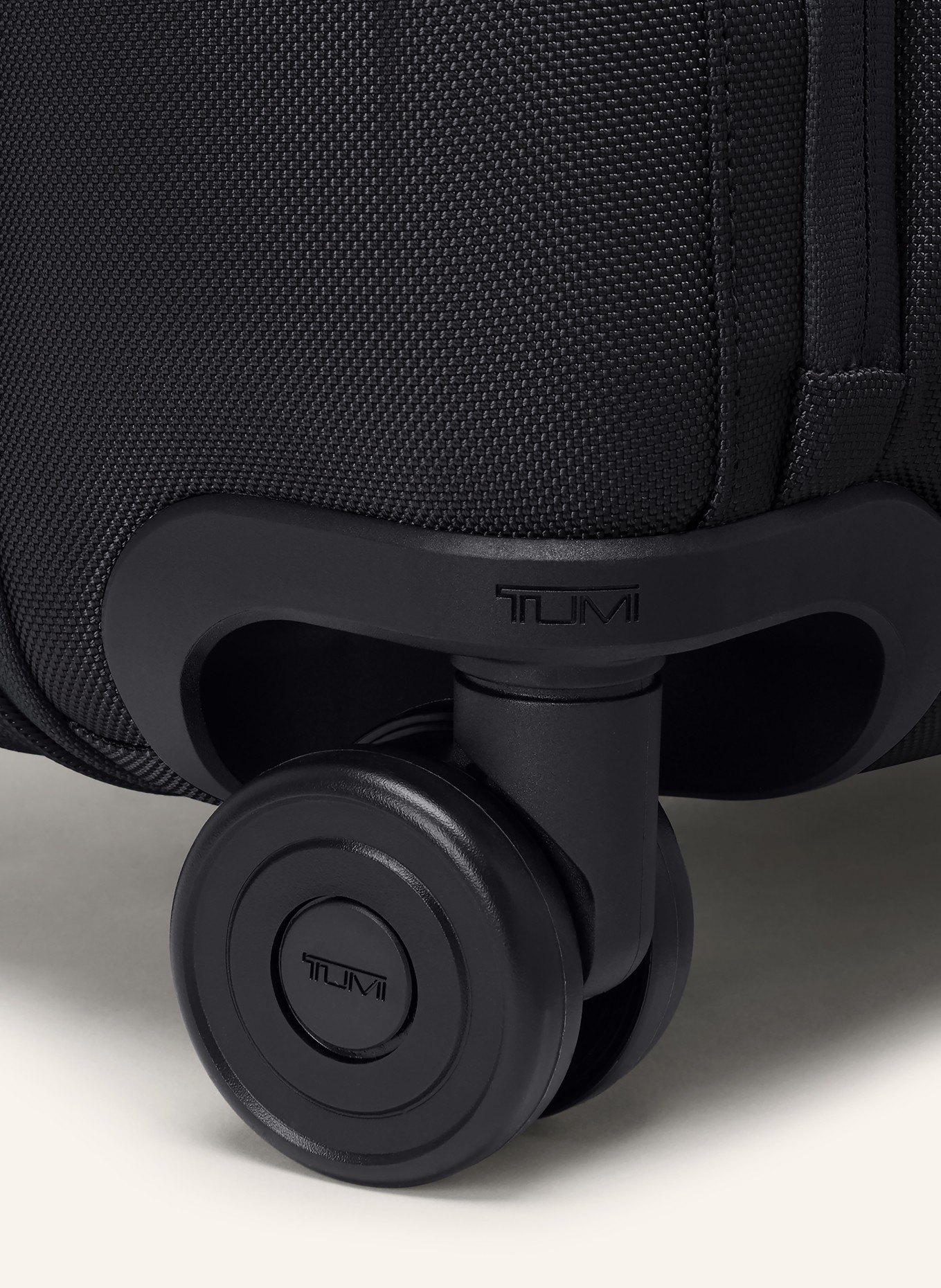 TUMI ALPHA Trolley MEDIUM DUAL ACCESS EXPANDABLE CHECKED: SCHWARZ