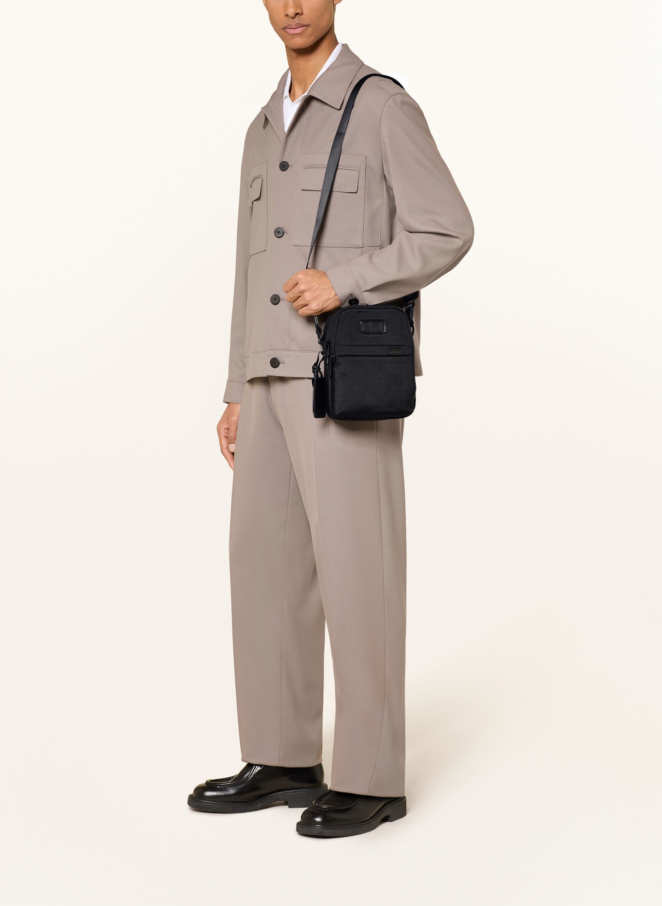 TUMI ALPHA Schoudertas SMALL: ZWART