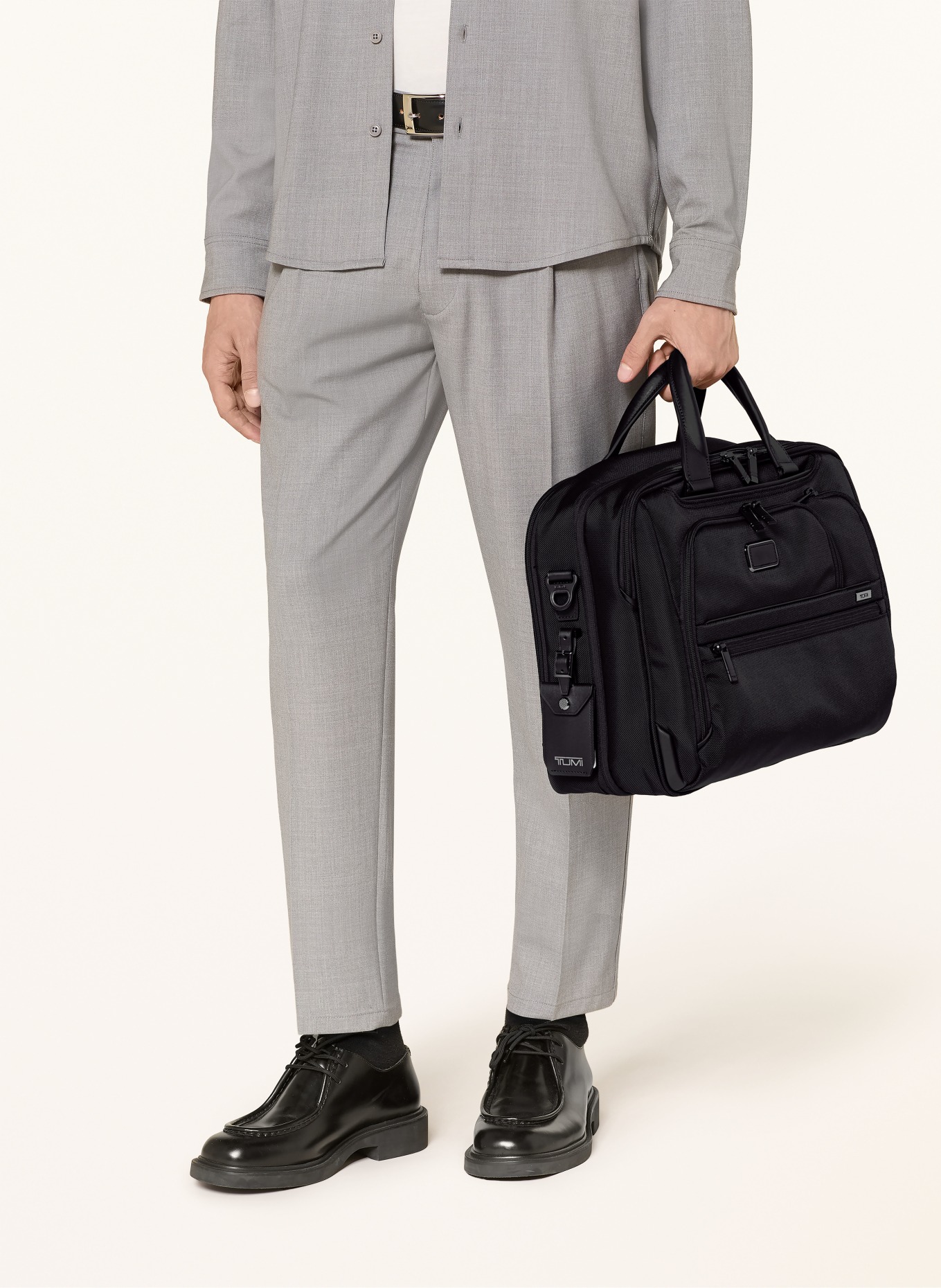 TUMI ALPHA laptoptas MEDIUM EXPANDABLE: ZWART