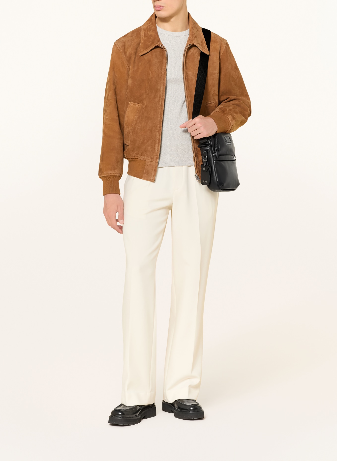 TUMI ALPHA Umhängetasche MEDIUM: SCHWARZ