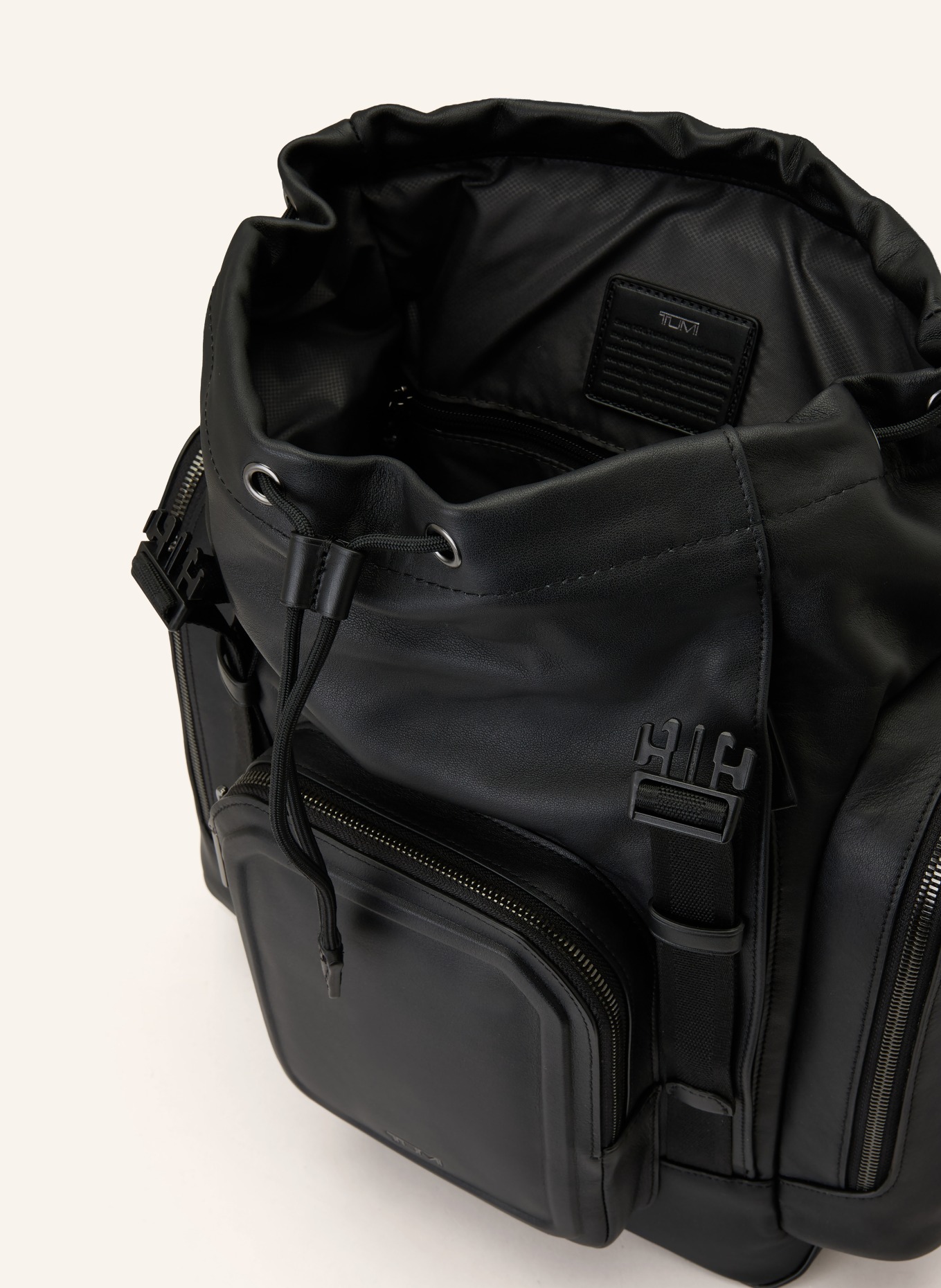 TUMI Sac à dos HARRISON SMALL GRIFFEN avec compartiment pour ordinateur portable: NOIR / PLATINE