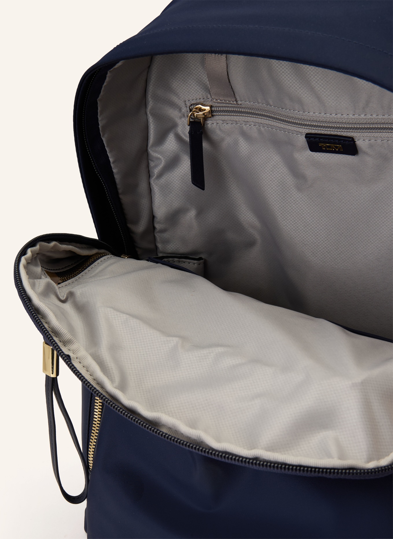 TUMI Sac à dos VOYAGEUR HALSEY avec compartiment pour ordinateur portable: BLEU FONCÉ / OR