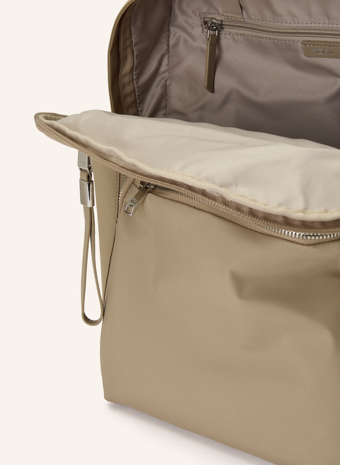 TUMI Sac à dos VOYAGEUR HALSEY avec compartiment pour ordinateur portable: TAUPE