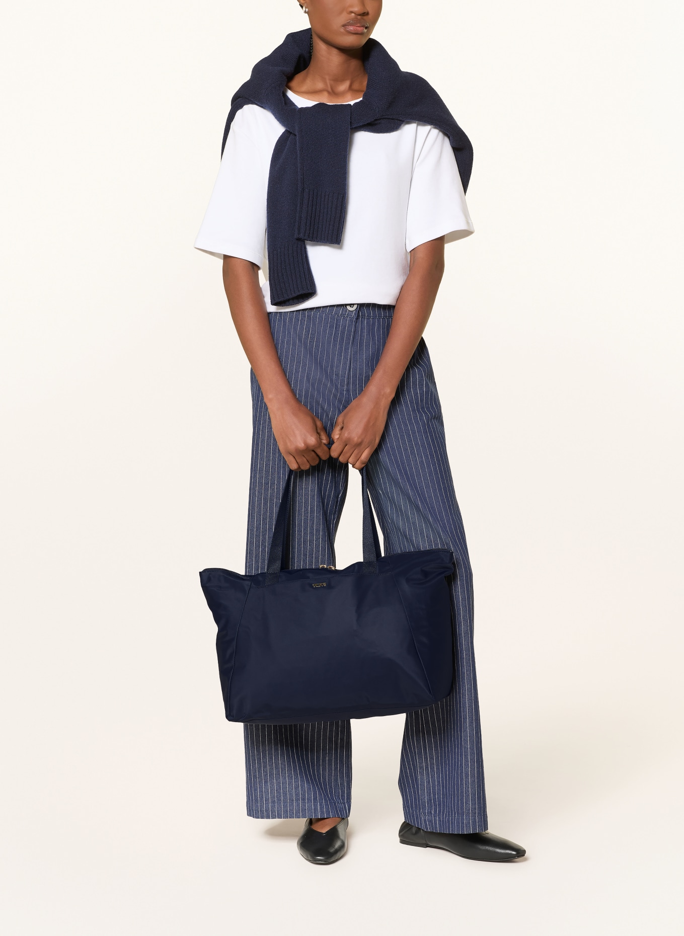 TUMI VOYAGEUR Shopper JUST IN CASE MEDIUM: DONKERBLAUW