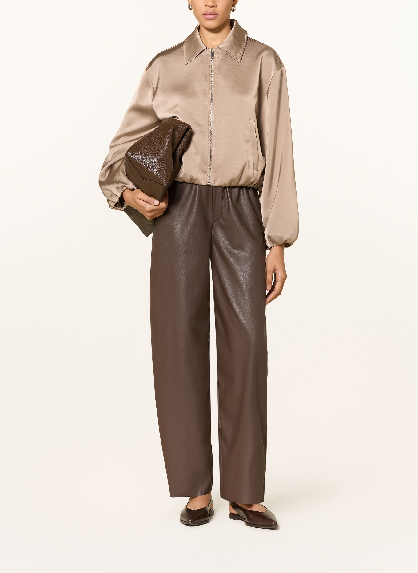 NEO NOIR Satijnen blouson DENIELLE: TAUPE