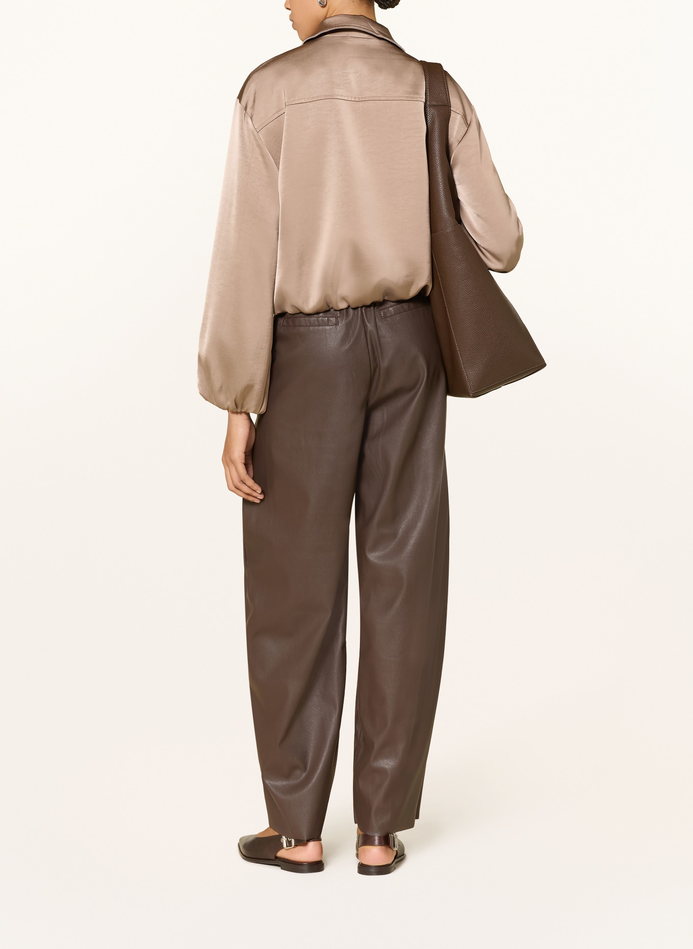 NEO NOIR Satijnen blouson DENIELLE: TAUPE