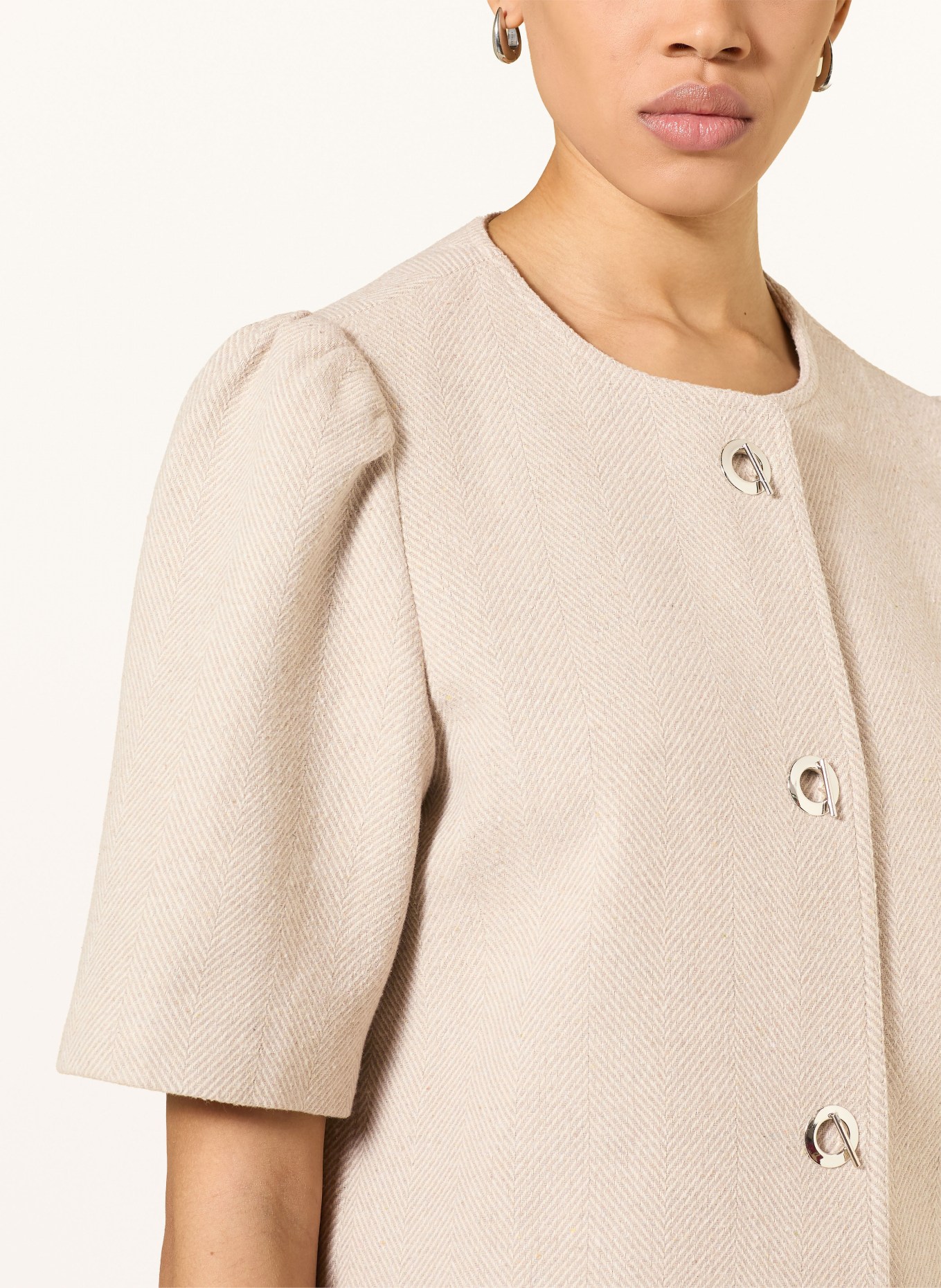 NEO NOIR Kastjas XANTHE: BEIGE / CRÈME