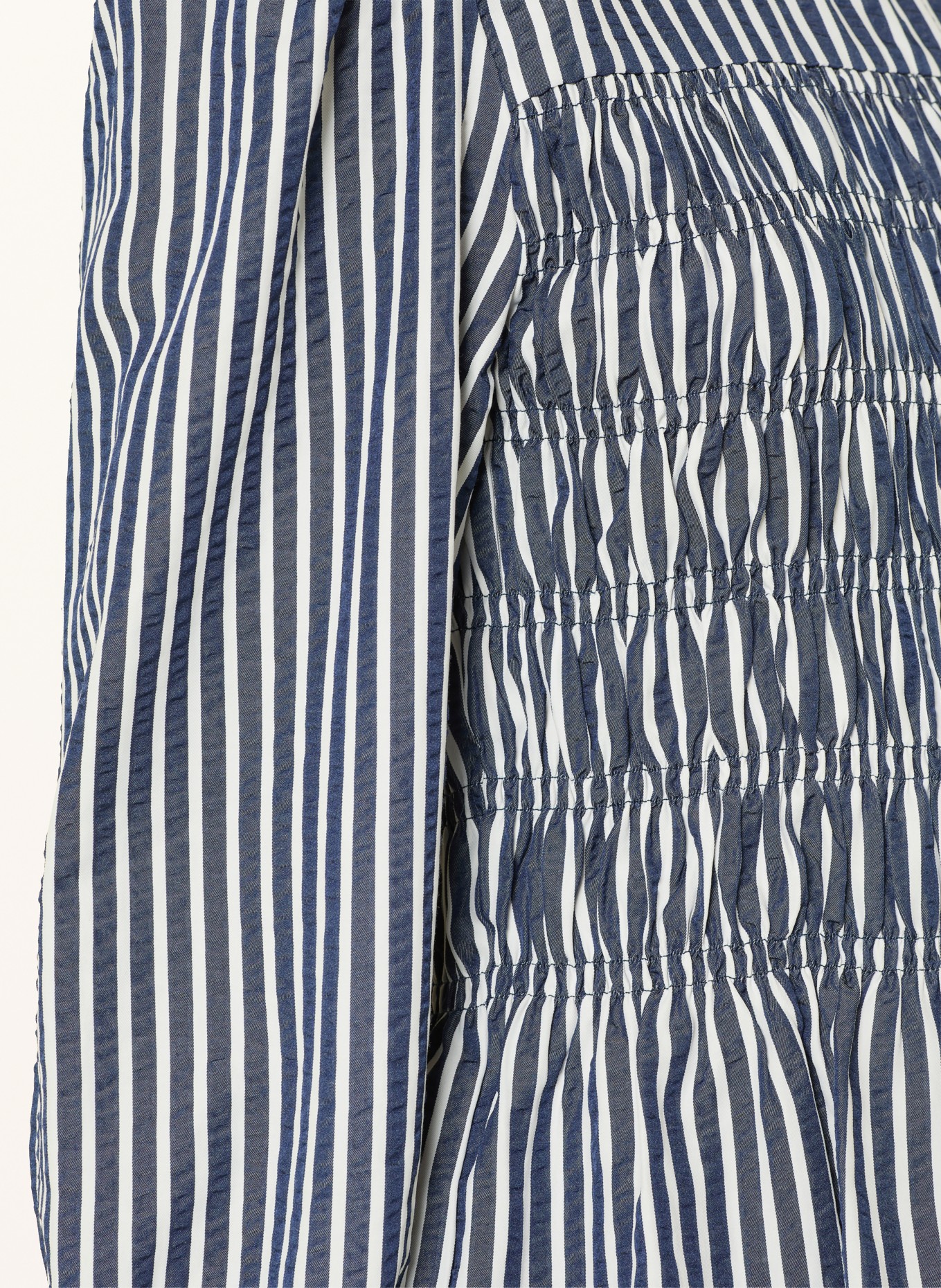 NEO NOIR POSSA-blouse: DONKERBLAUW / WIT