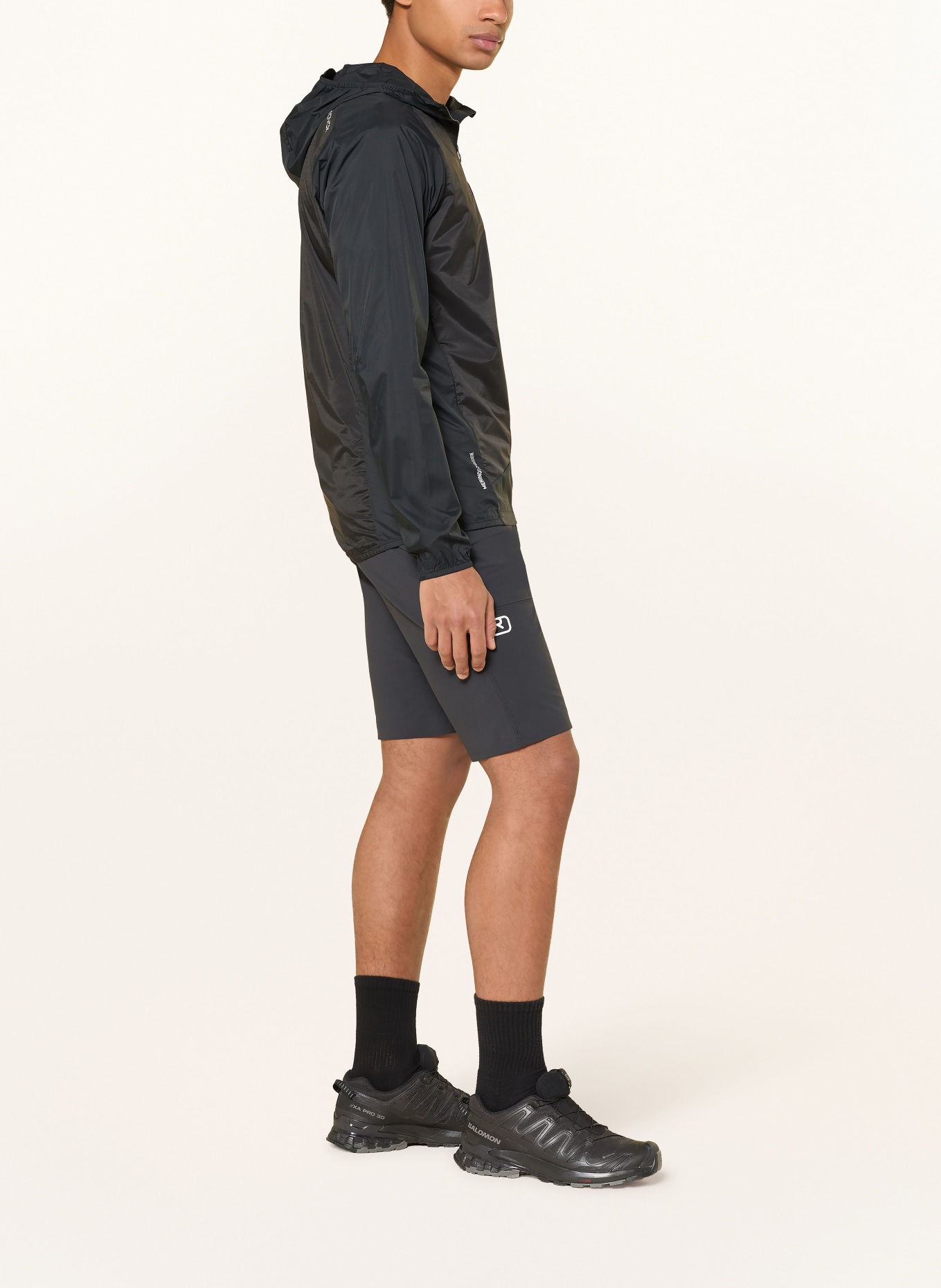 ORTOVOX Windjack TRACE met merinowol: ZWART