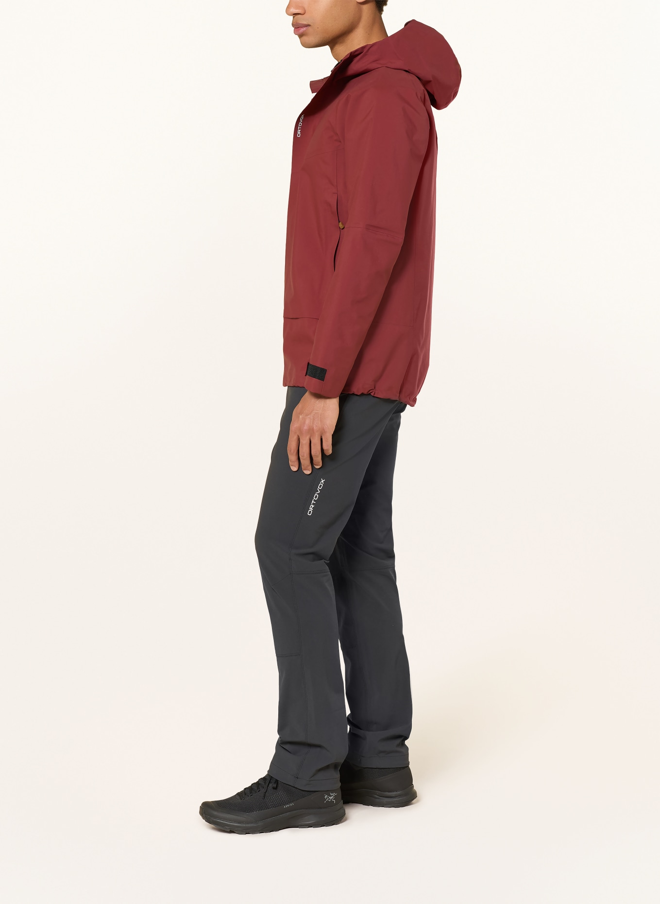 ORTOVOX Hardshell-jas SECEDA 3L: DONKERROOD