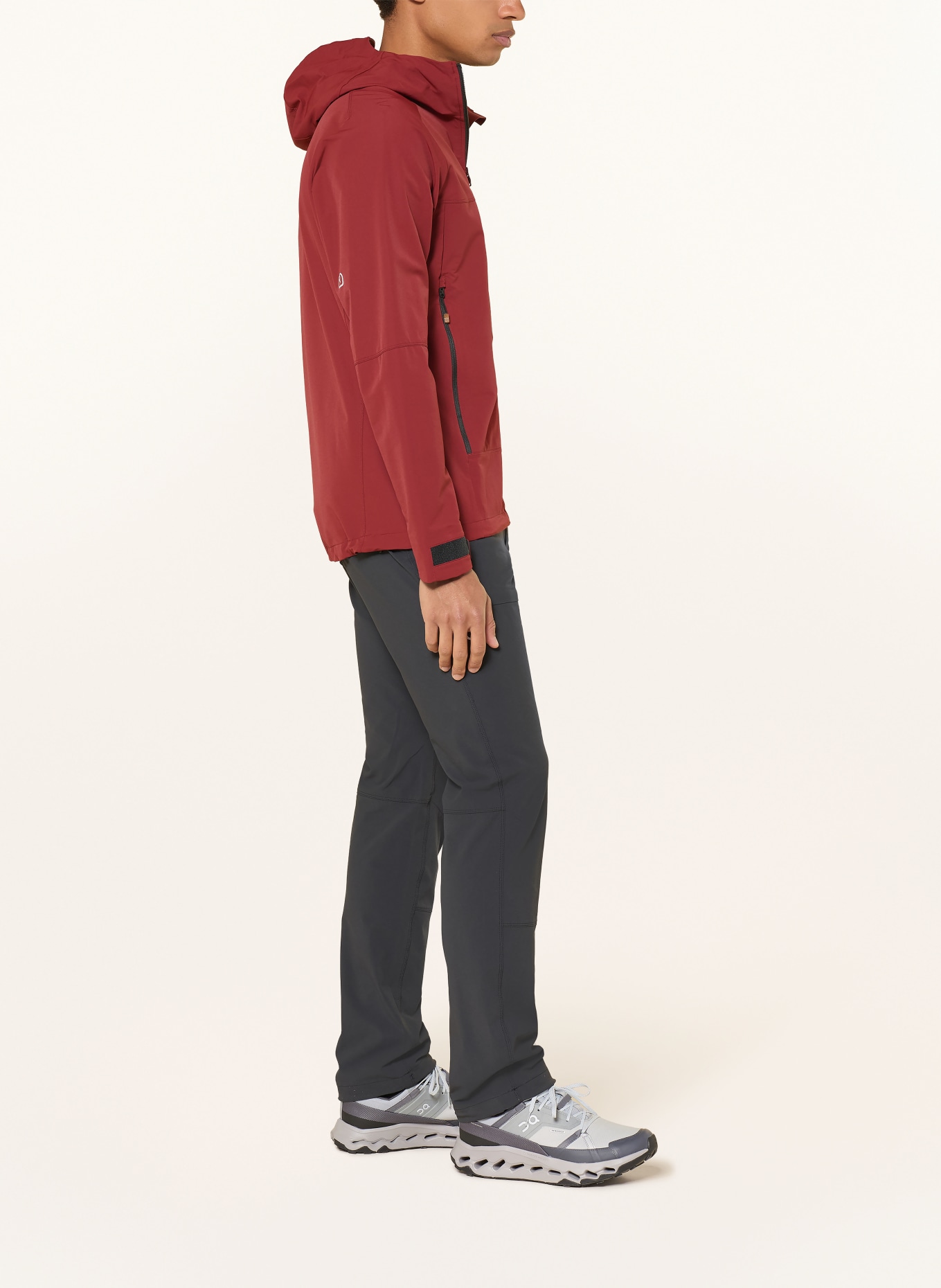 ORTOVOX Softshelljas SECEDA: DONKERROOD