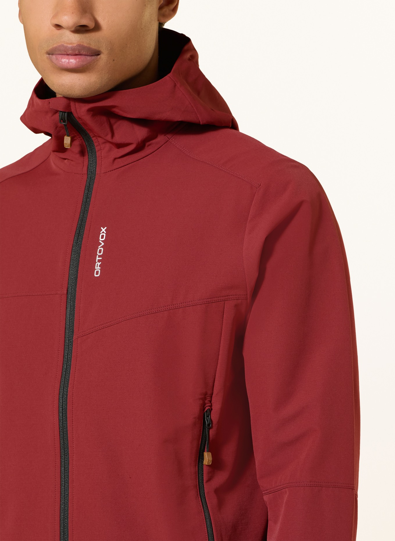 ORTOVOX Softshelljas SECEDA: DONKERROOD