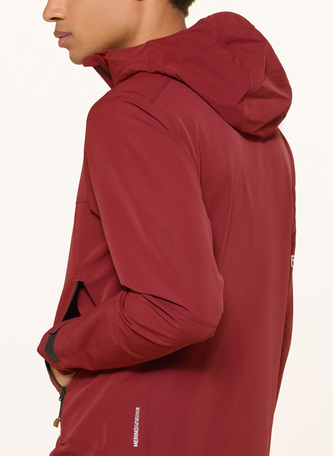 ORTOVOX Softshelljas SECEDA: DONKERROOD