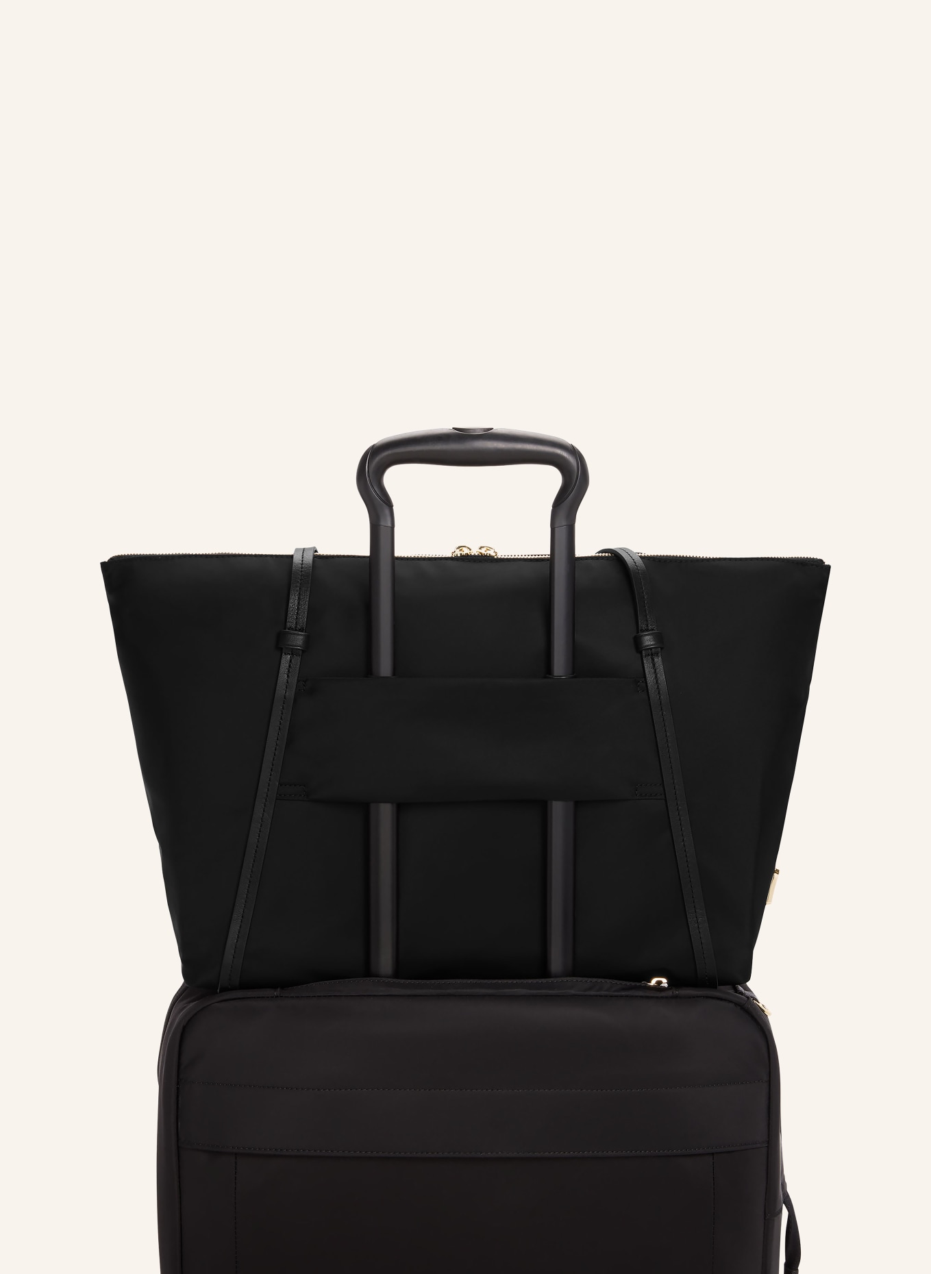 TUMI VOYAGEUR Shopper Q: SCHWARZ / GOLD