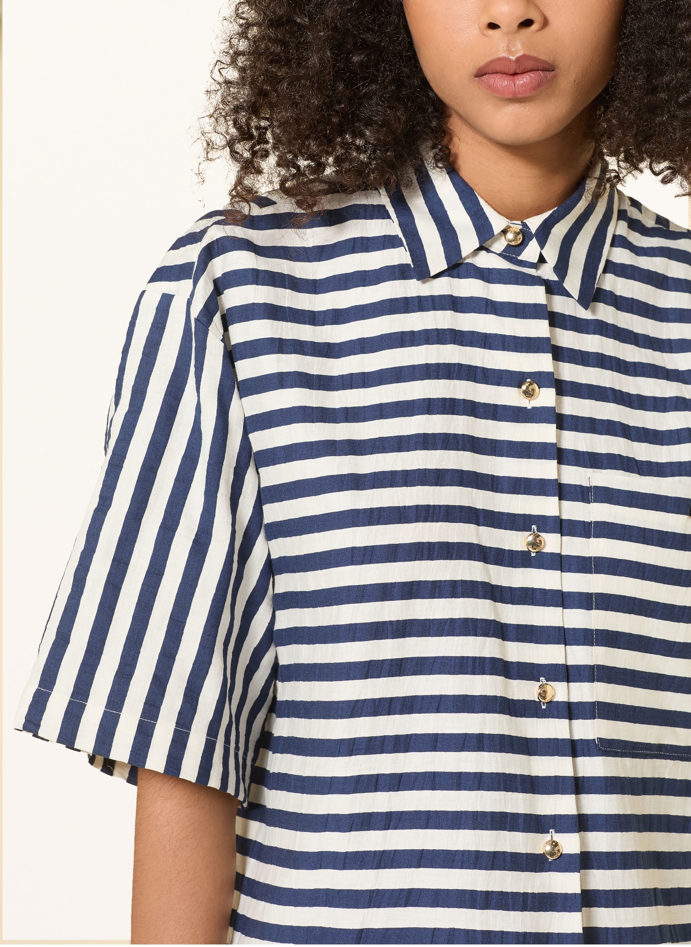 maje Hemdbluse: WEISS / DUNKELBLAU