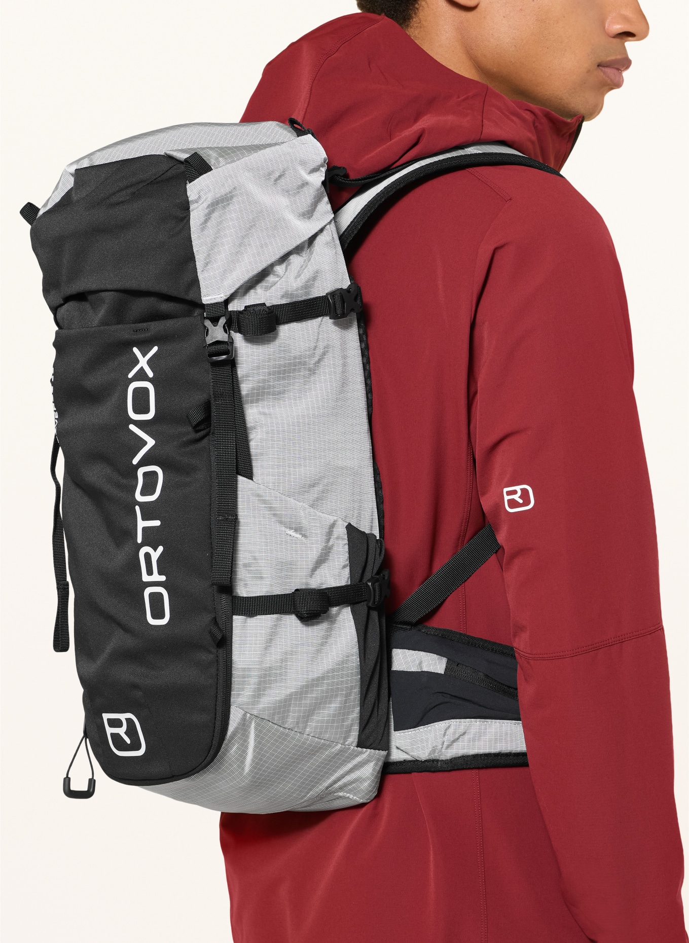 ORTOVOX Rugzak TRAVERSE PURE 28 S 28 l: GRIJS / WIT / ZWART