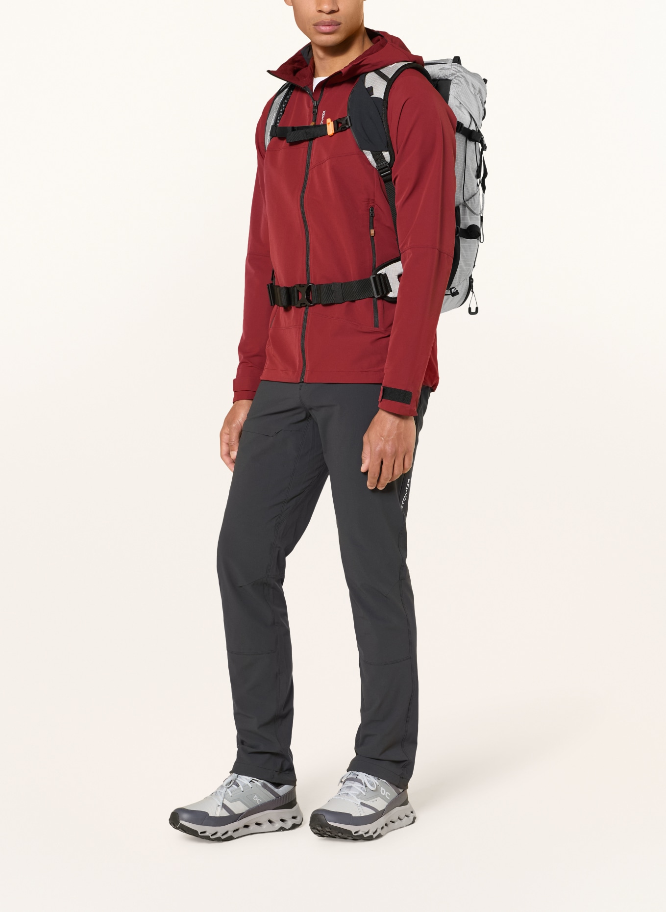 ORTOVOX Rugzak TRAVERSE PURE 28 S 28 l: GRIJS / WIT / ZWART