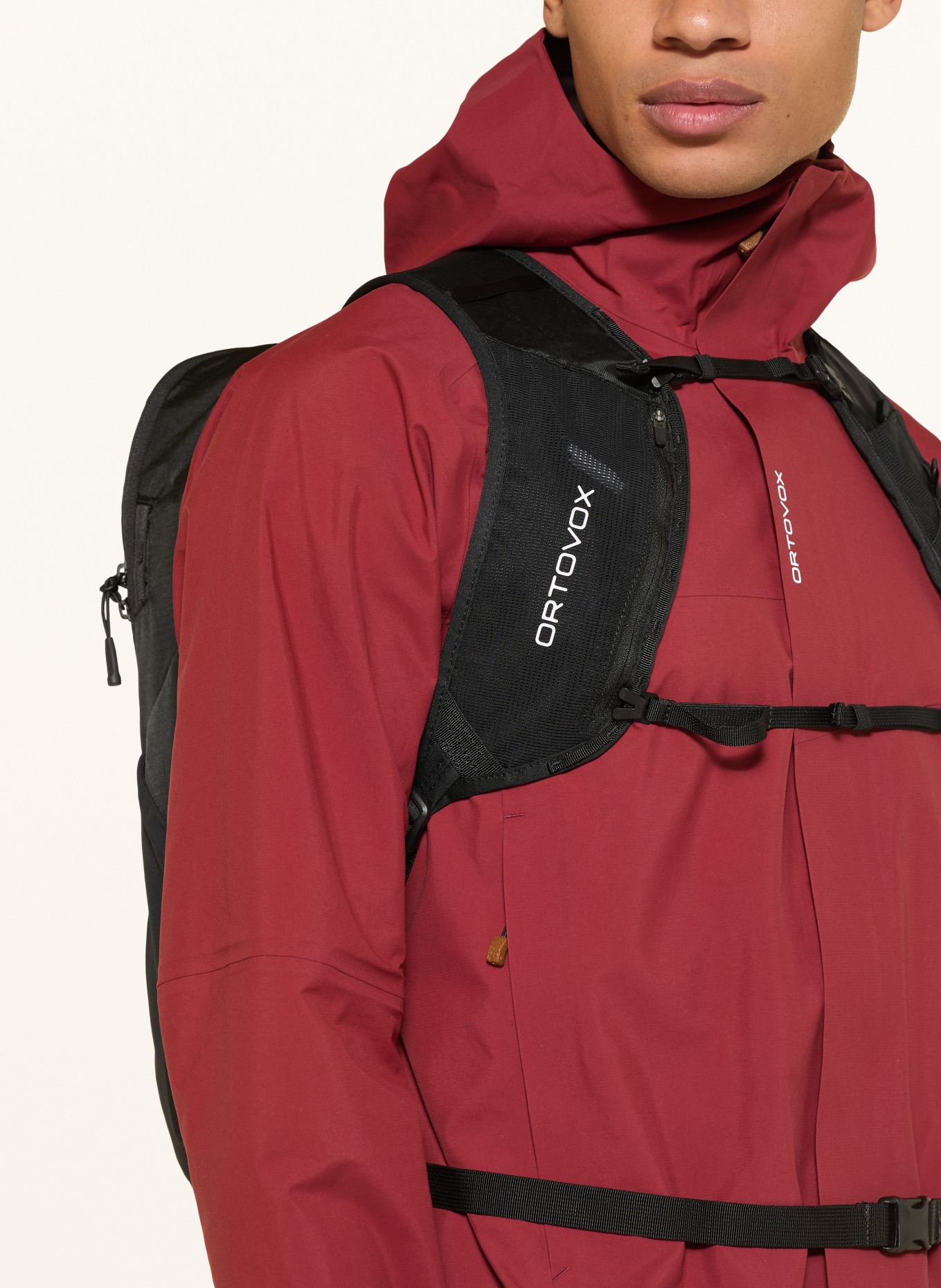 ORTOVOX TRACE PURE 20 L Backpack: BLACK / WHITE