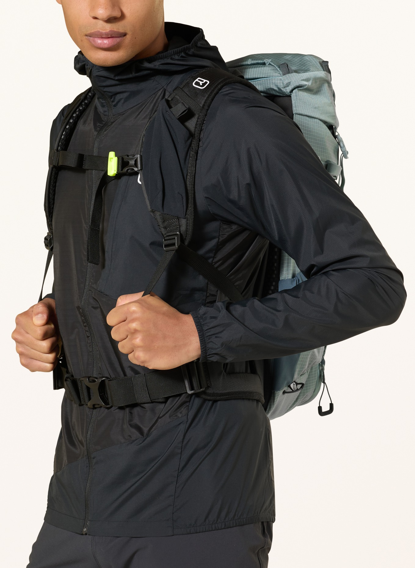 ORTOVOX Rugzak TRAVERSE 28 S 28 l: BLAUWGRIJS / WIT / ZWART