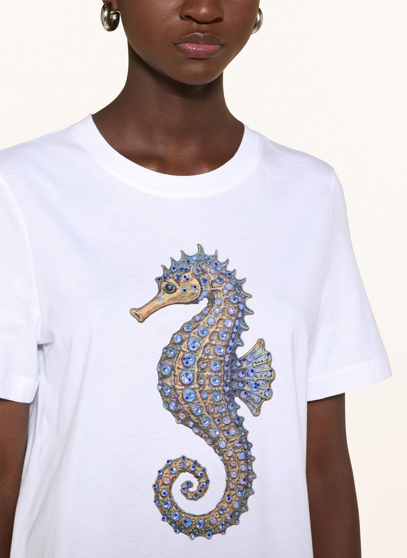 Rich & Royal T-Shirt mit Schmucksteinen: WEISS / BLAU