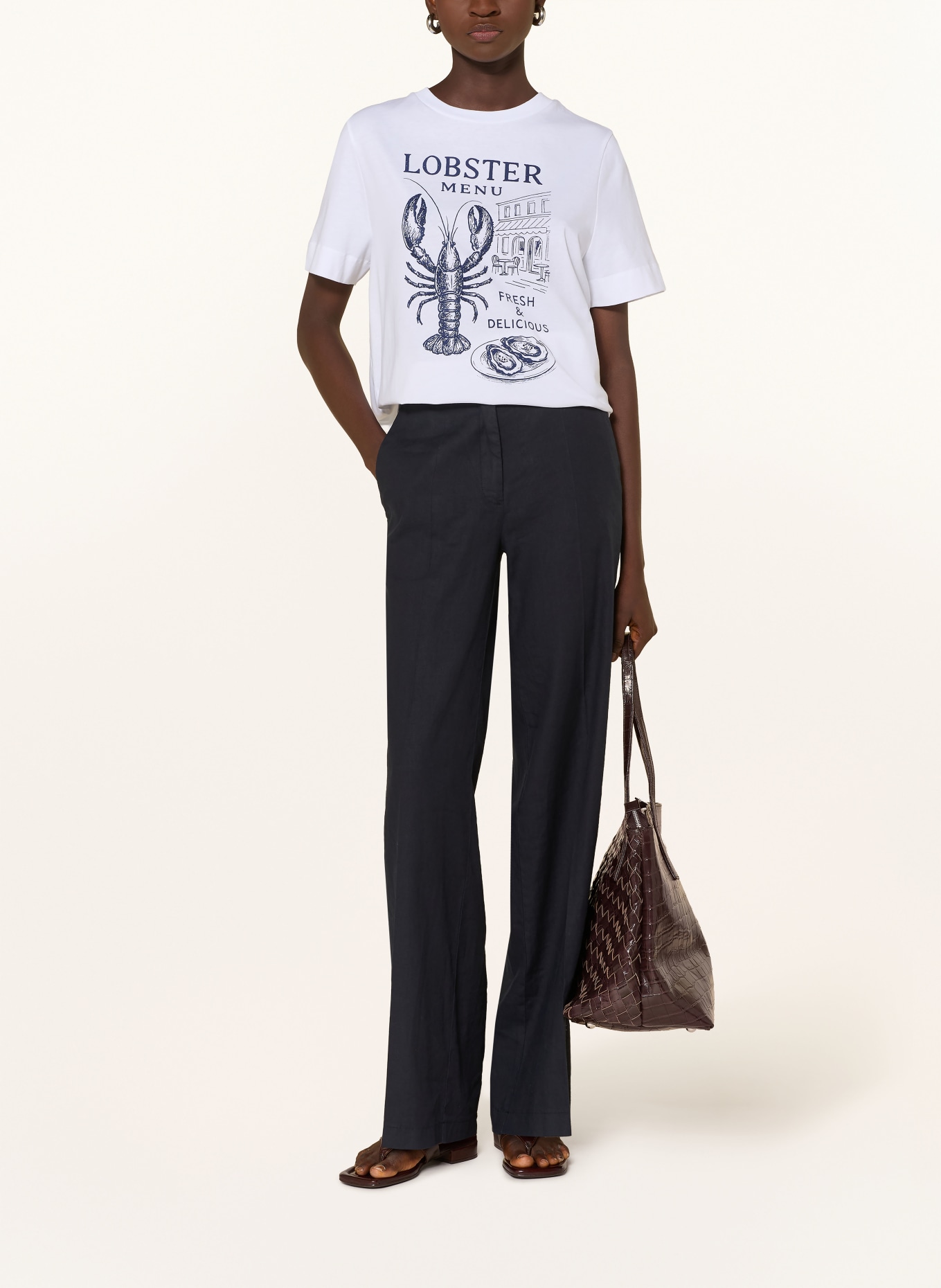 Rich & Royal T-Shirt mit Schmucksteinen: WEISS / DUNKELBLAU