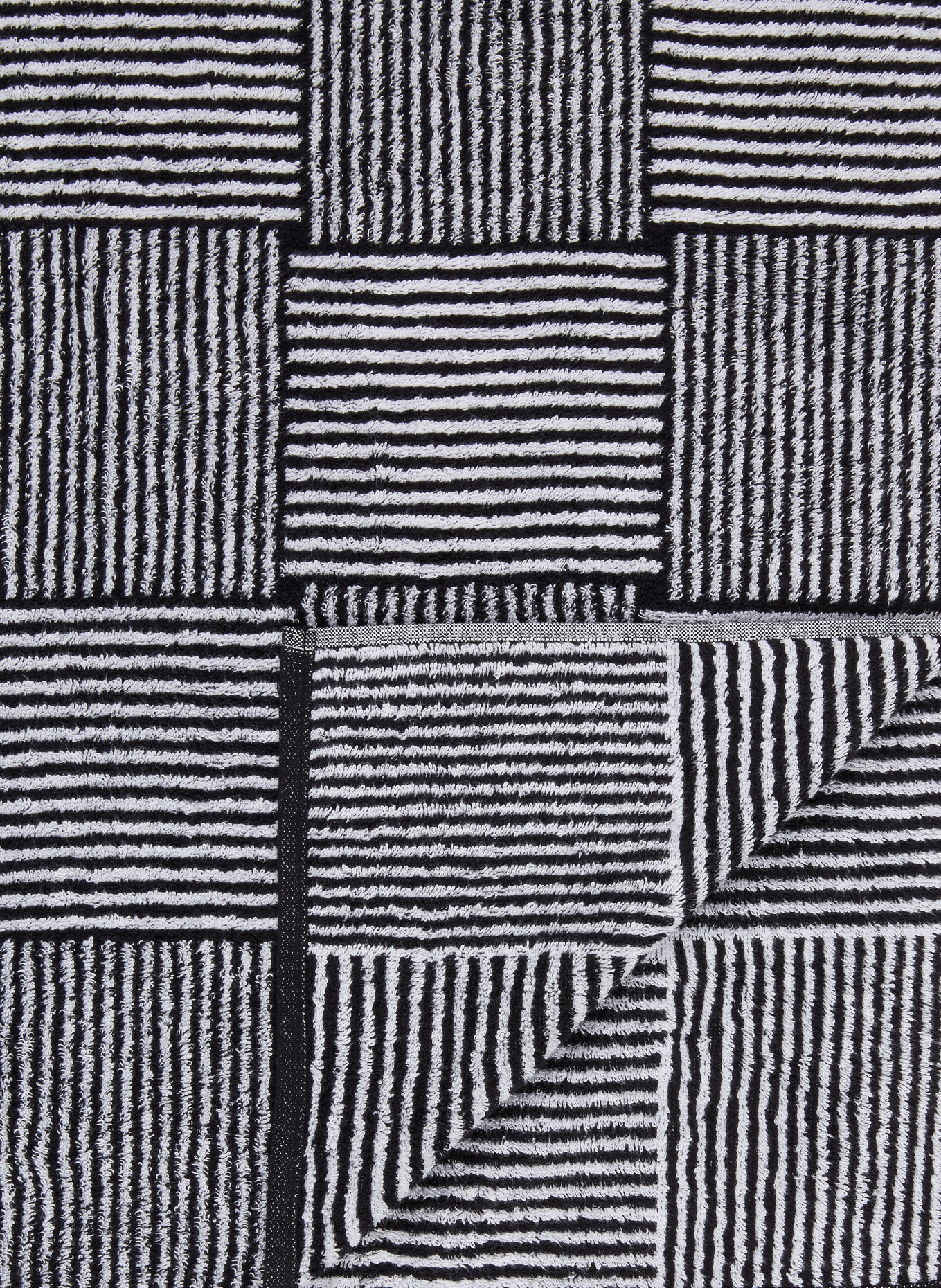 Cawö Douchehanddoek BLACK &amp; WHITE: ZWART / WIT