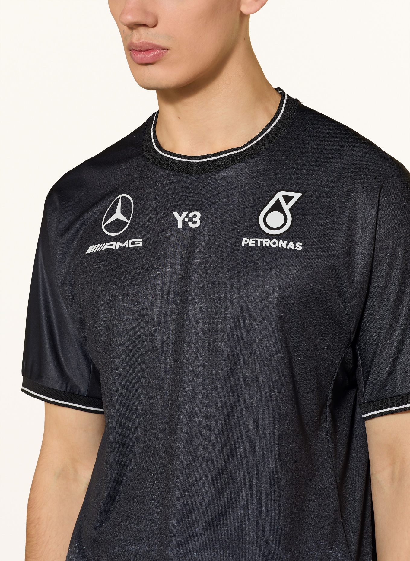 Y-3 MERCEDES - AMG PETRONAS FORMULA ONE TEAM T-shirt: BLACK / GRAY / WHITE