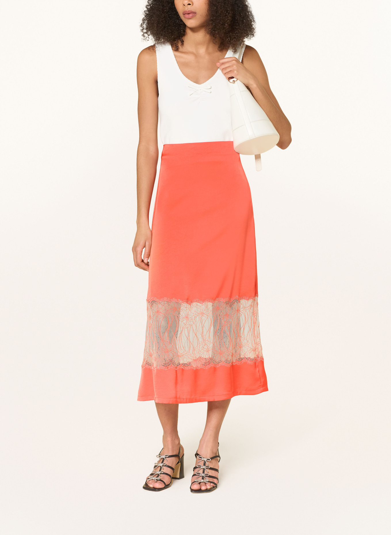 CLAUDIE PIERLOT Satinrock mit Spitze: HELLROT / LACHS