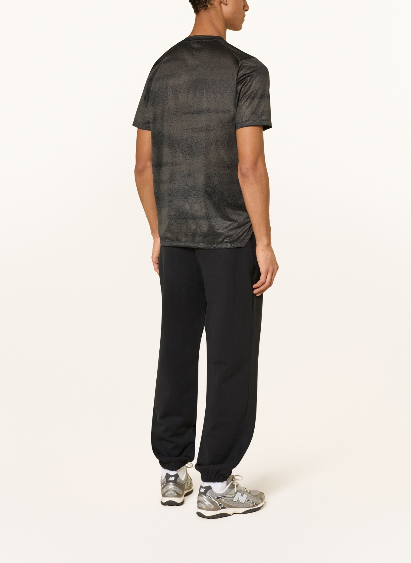 new balance RC ESSENTIAL Running Shirt: BLACK