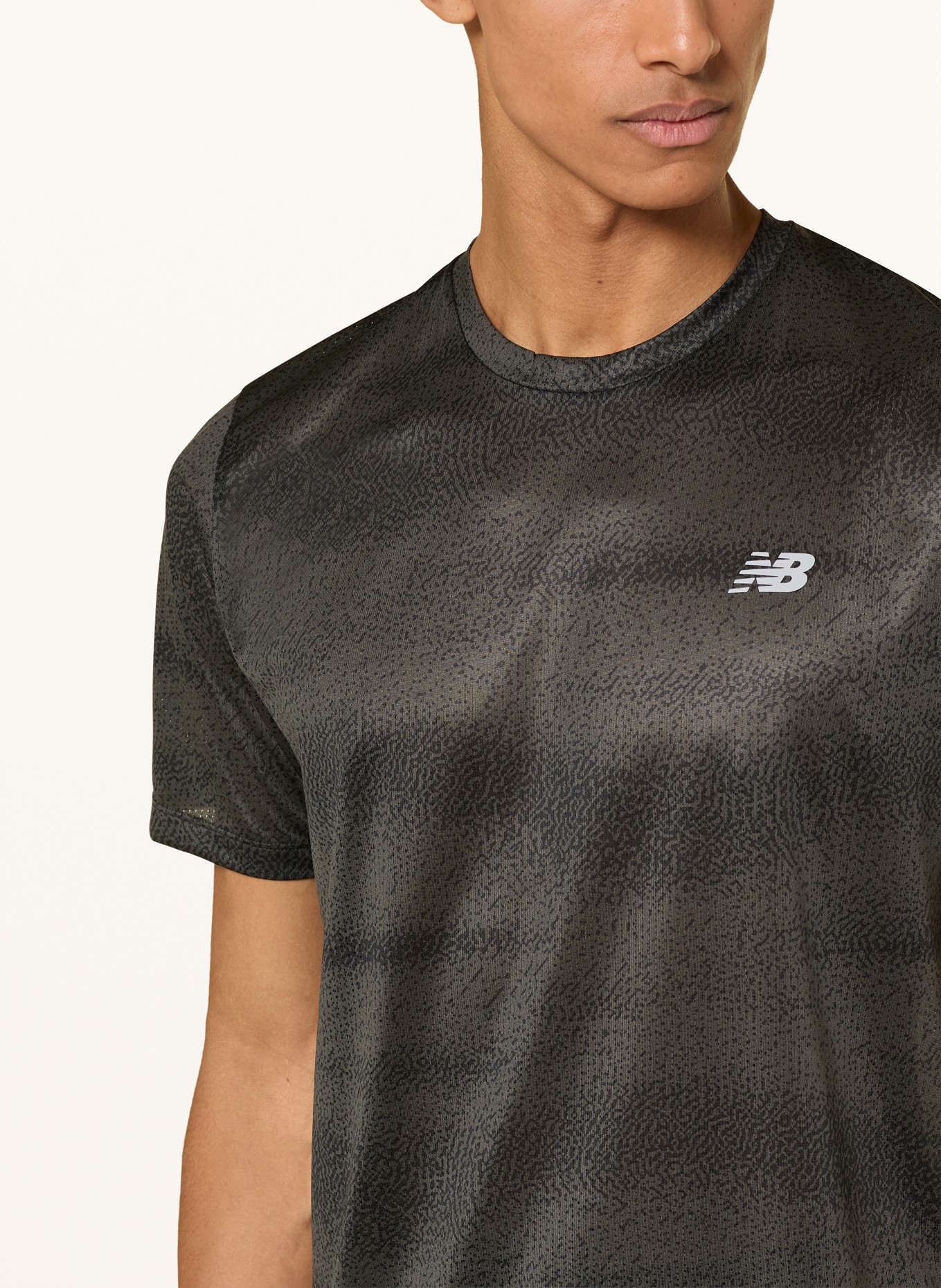 new balance RC ESSENTIAL Running Shirt: BLACK