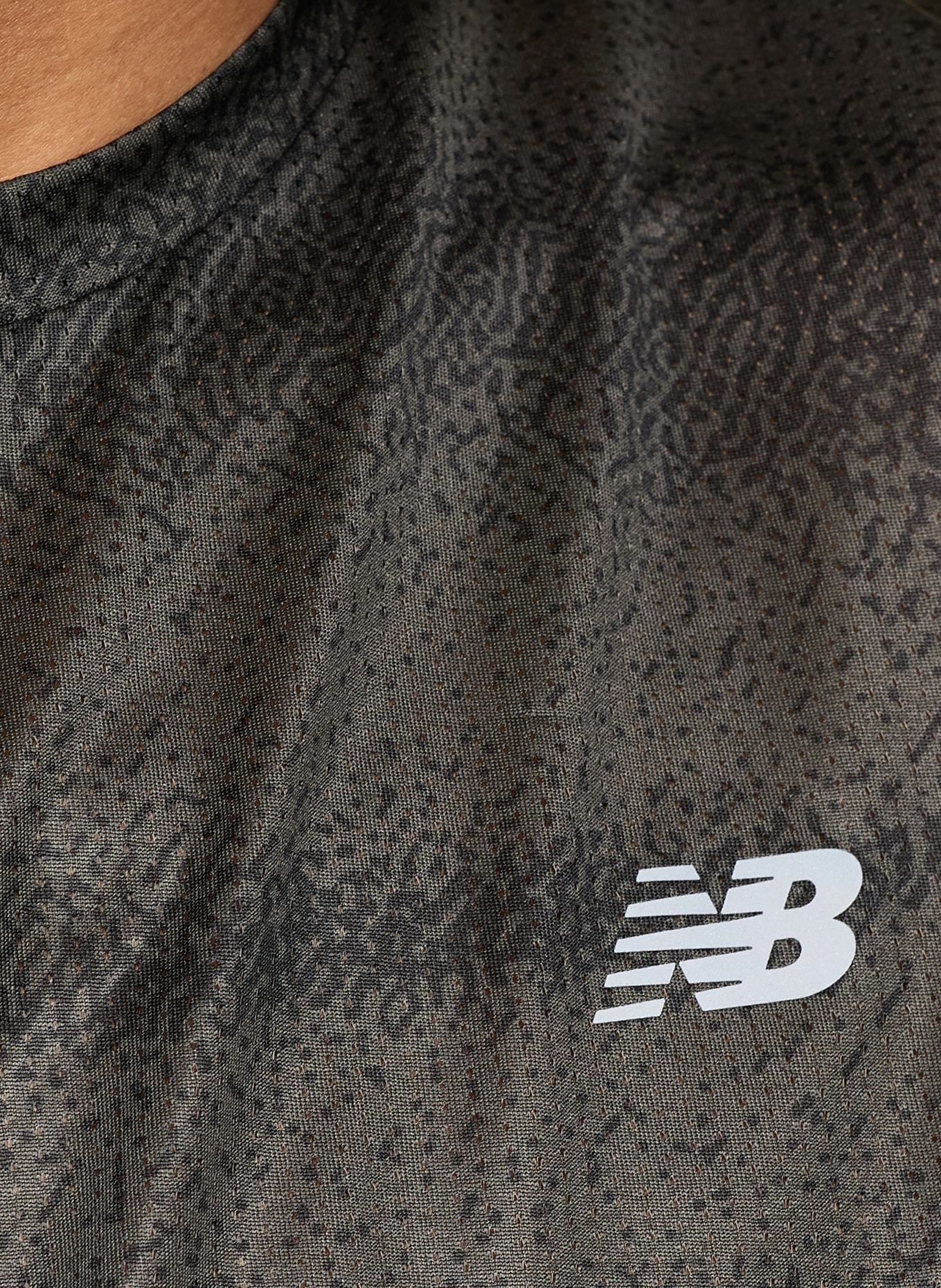 new balance RC ESSENTIAL Running Shirt: BLACK