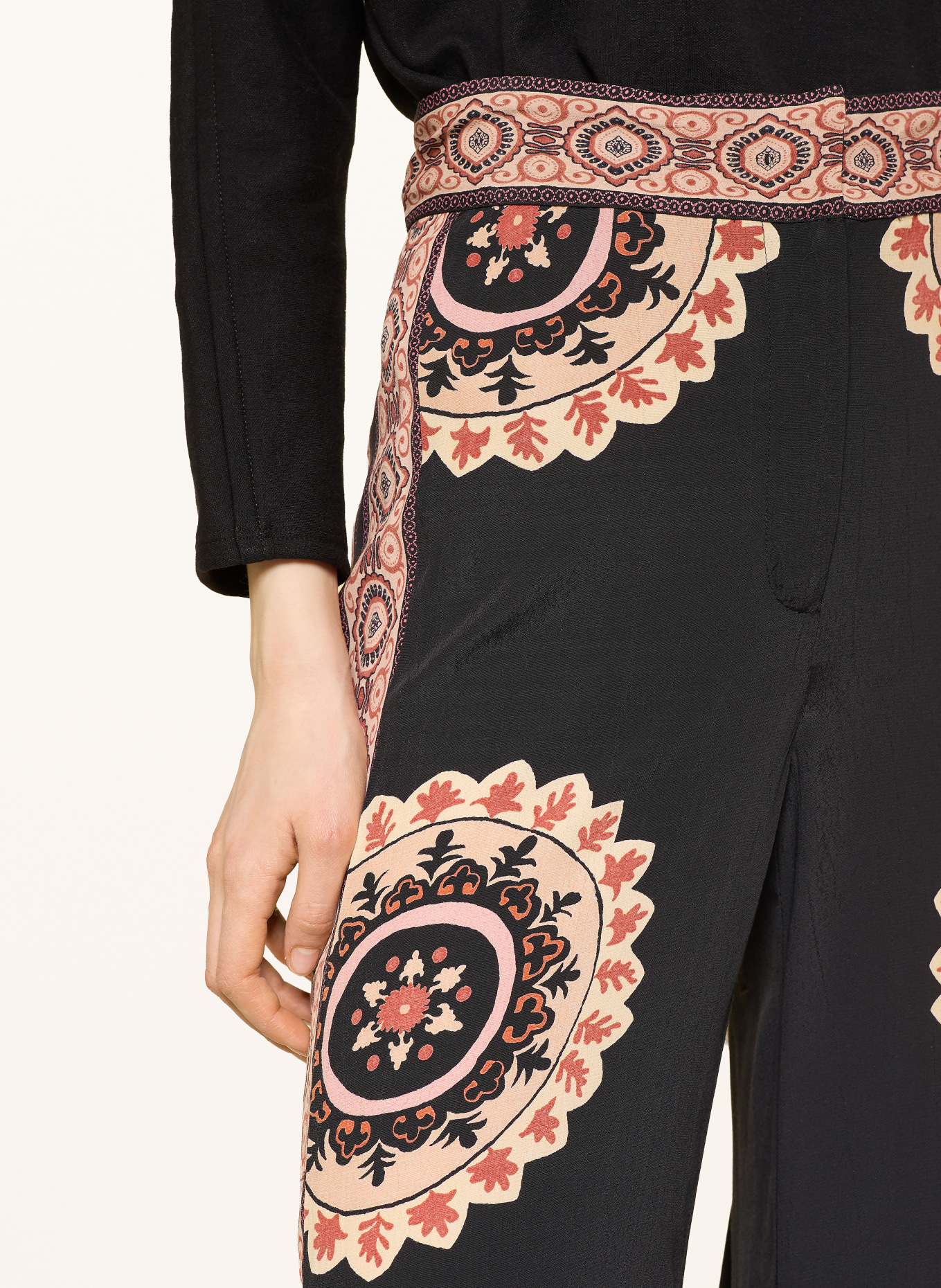 ba&sh Marlenehose VALLA: SCHWARZ / CAMEL / ROT