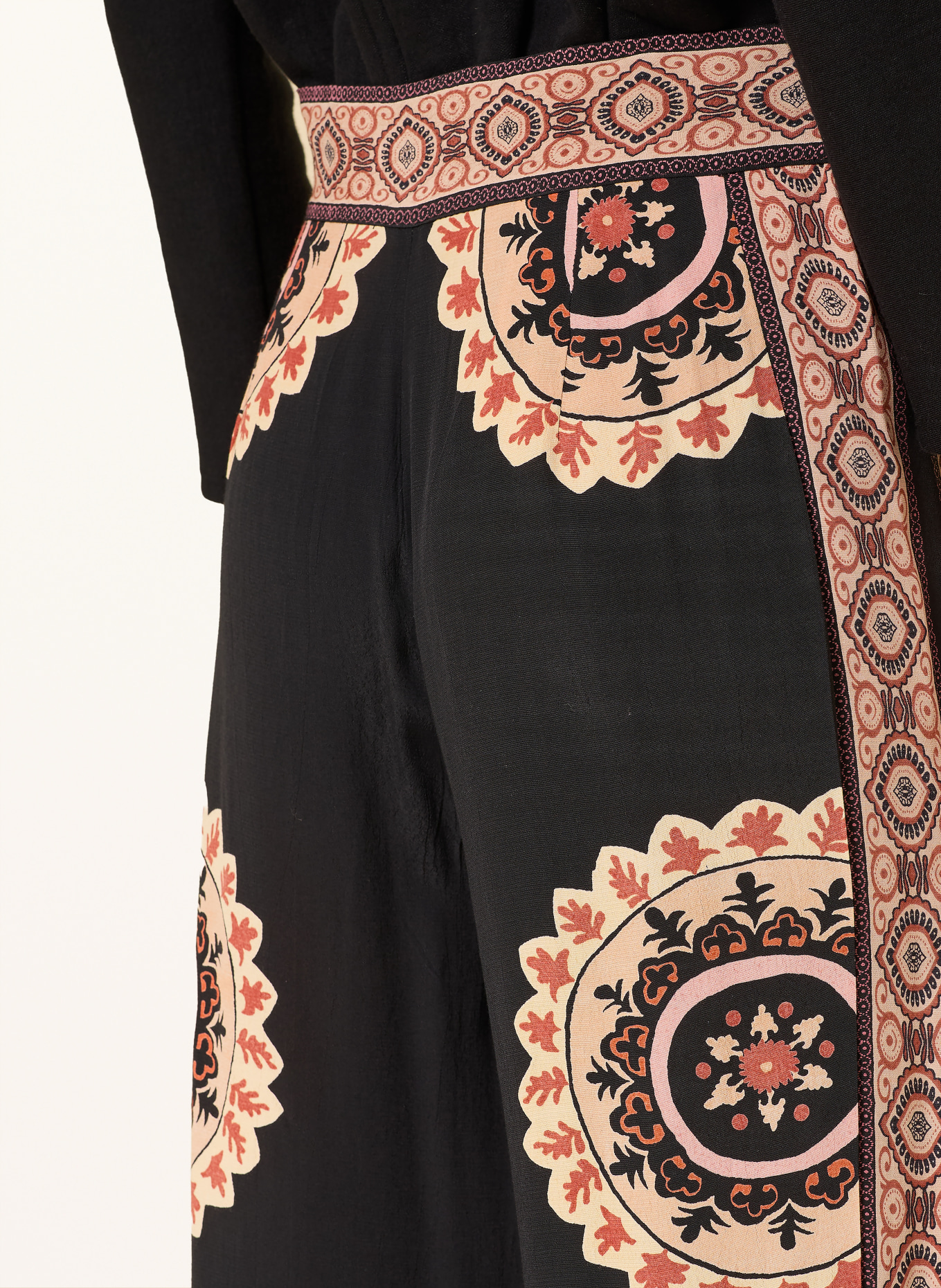 ba&sh Marlenehose VALLA: SCHWARZ / CAMEL / ROT