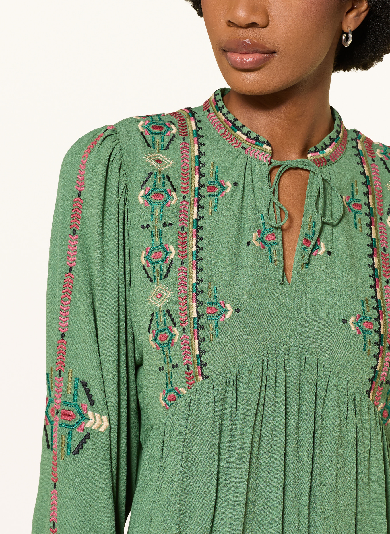 ba&sh Kleid TELMA: GRÜN / ECRU / PINK