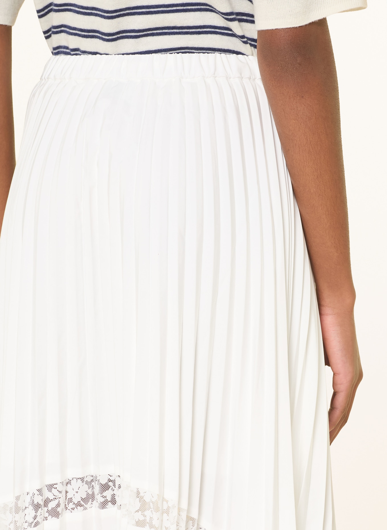 CLAUDIE PIERLOT Plisseerock mit Spitze und Rüschen: WEISS