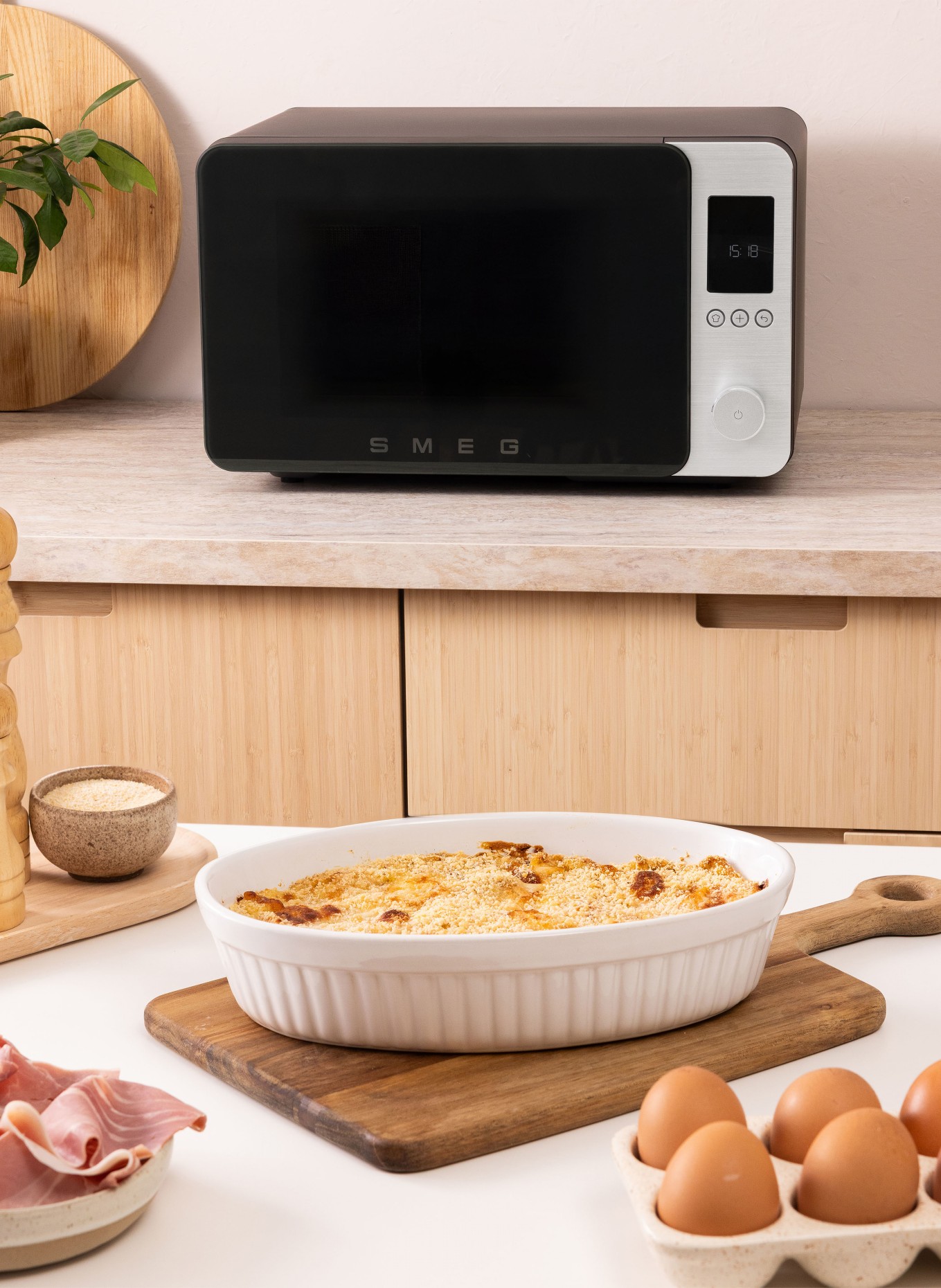 SMEG Mikrowelle MOC02: SCHWARZ