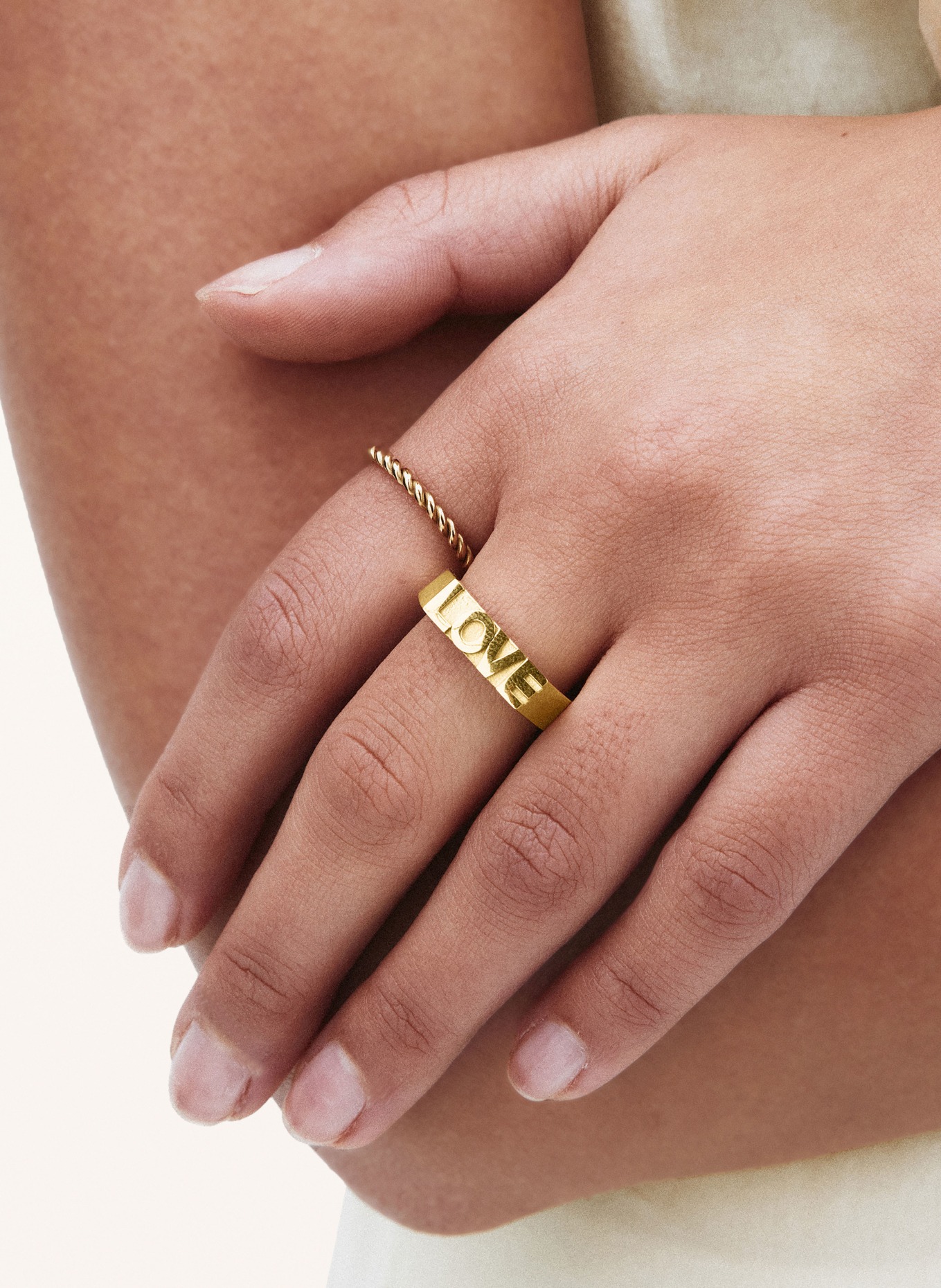 EDBLAD Ring LOVE SIGNET: GOLD