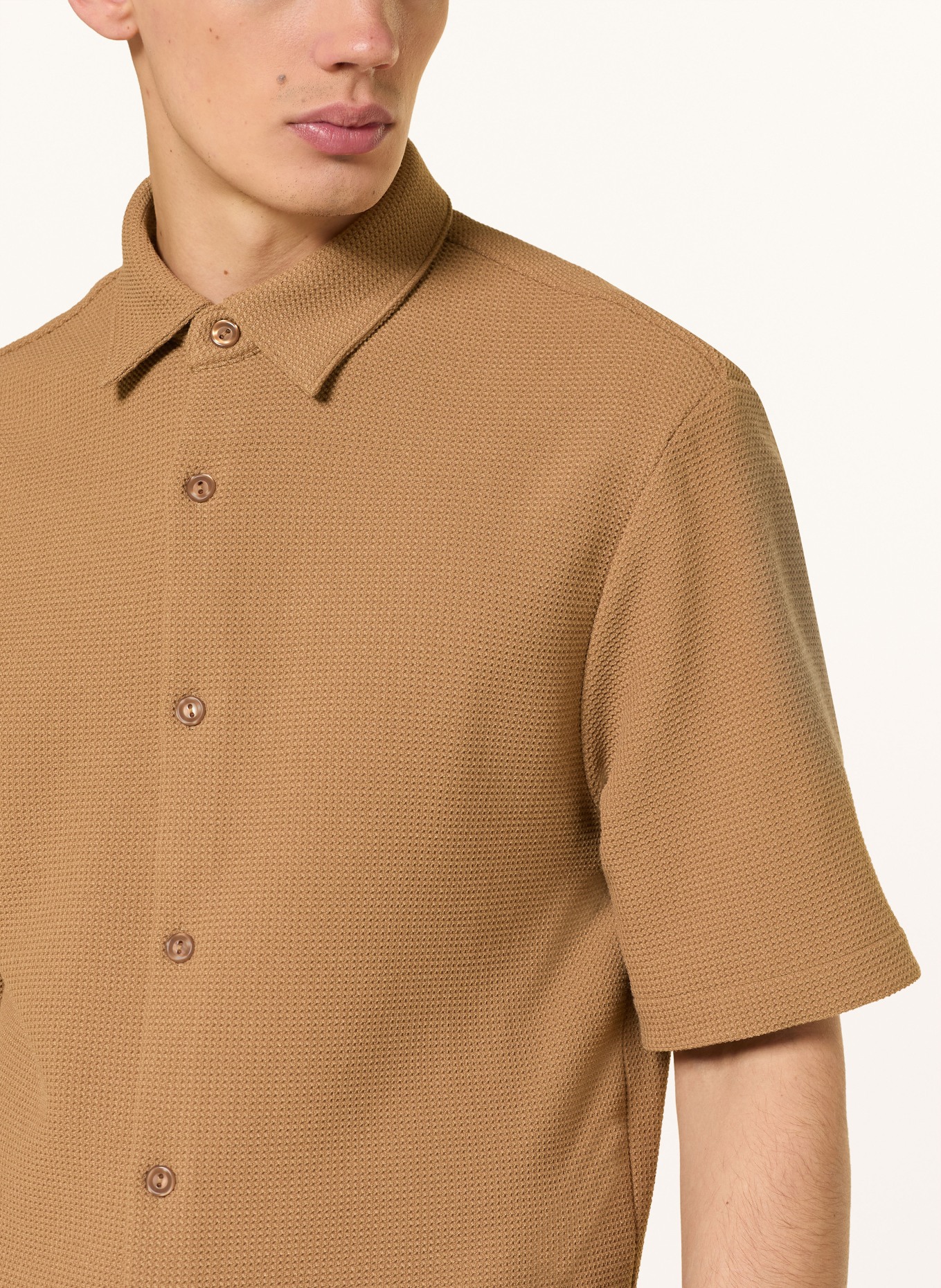 SANDRO Kurzarm-Hemd Slim Fit aus Piqué: COGNAC