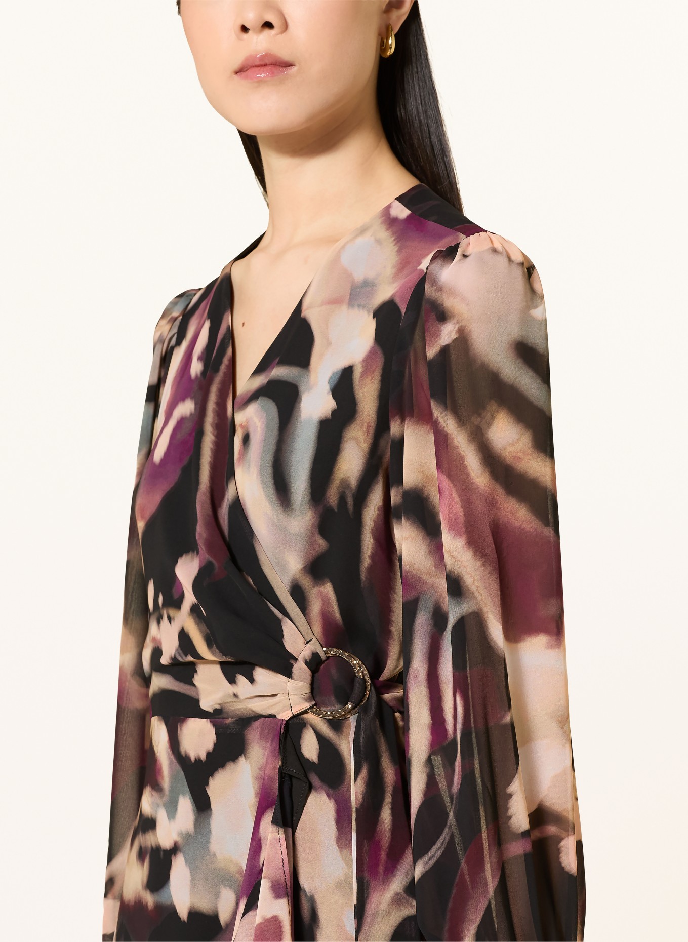 Joseph Ribkoff SIGNATURE Robe de cocktail à effet cache-cœur avec volants: NOIR / MARRON CLAIR / LILAS FONCÉ