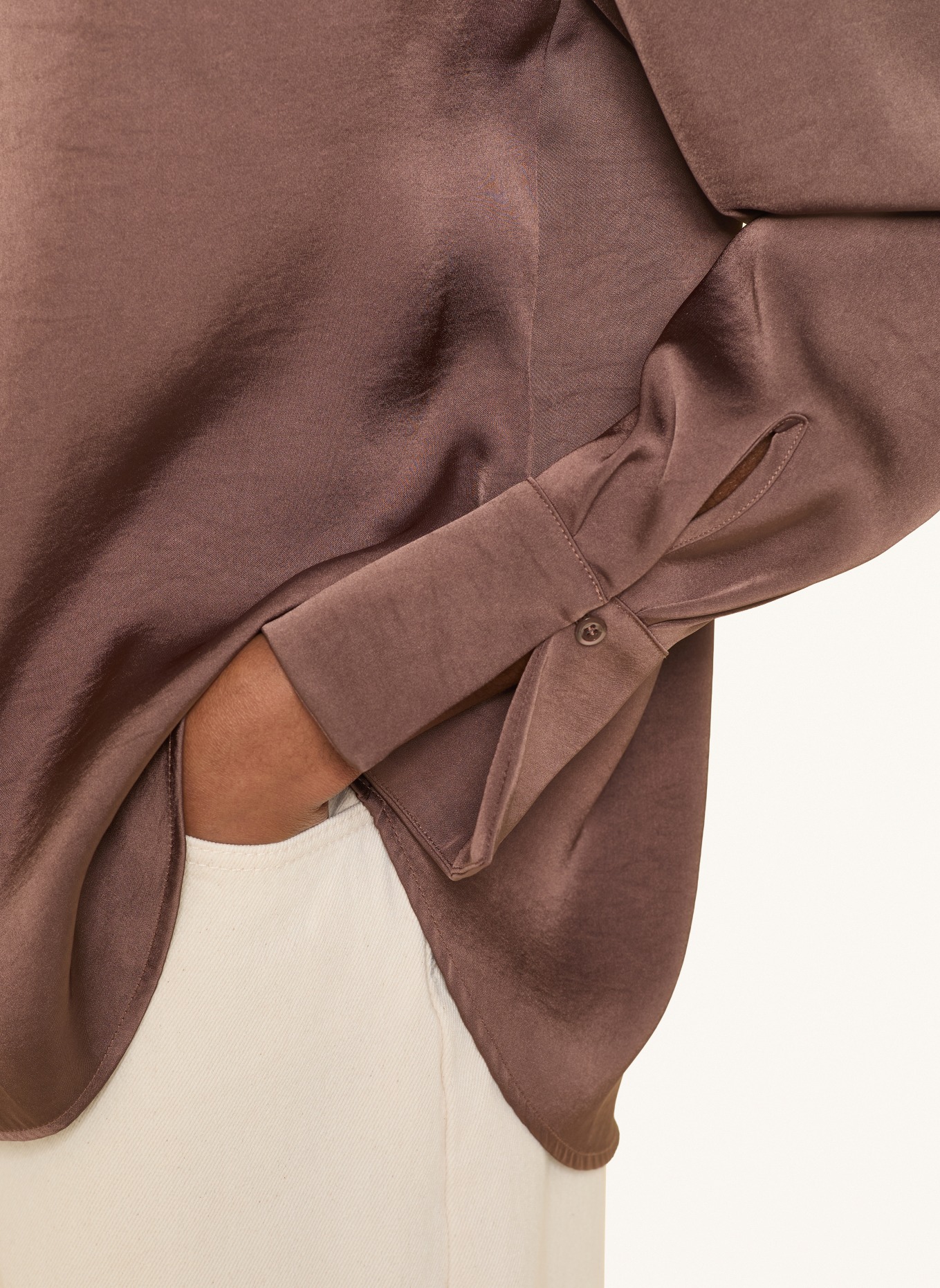 CLAUDIE PIERLOT Blusenshirt aus Satin: BRAUN