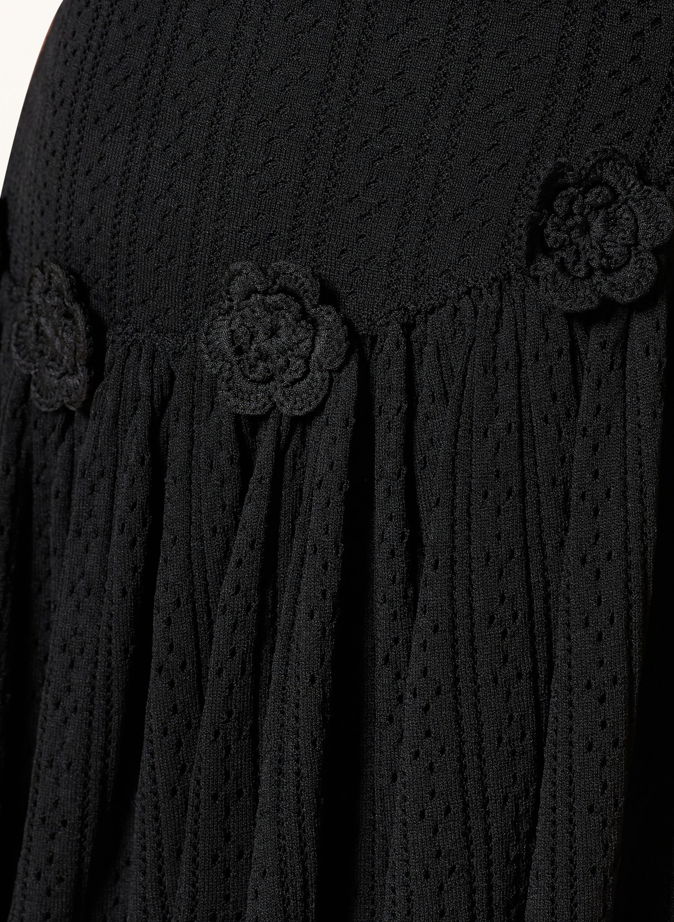 CLAUDIE PIERLOT Jednoramienna sukienka z dzianiny: CZARNY / BIAŁY