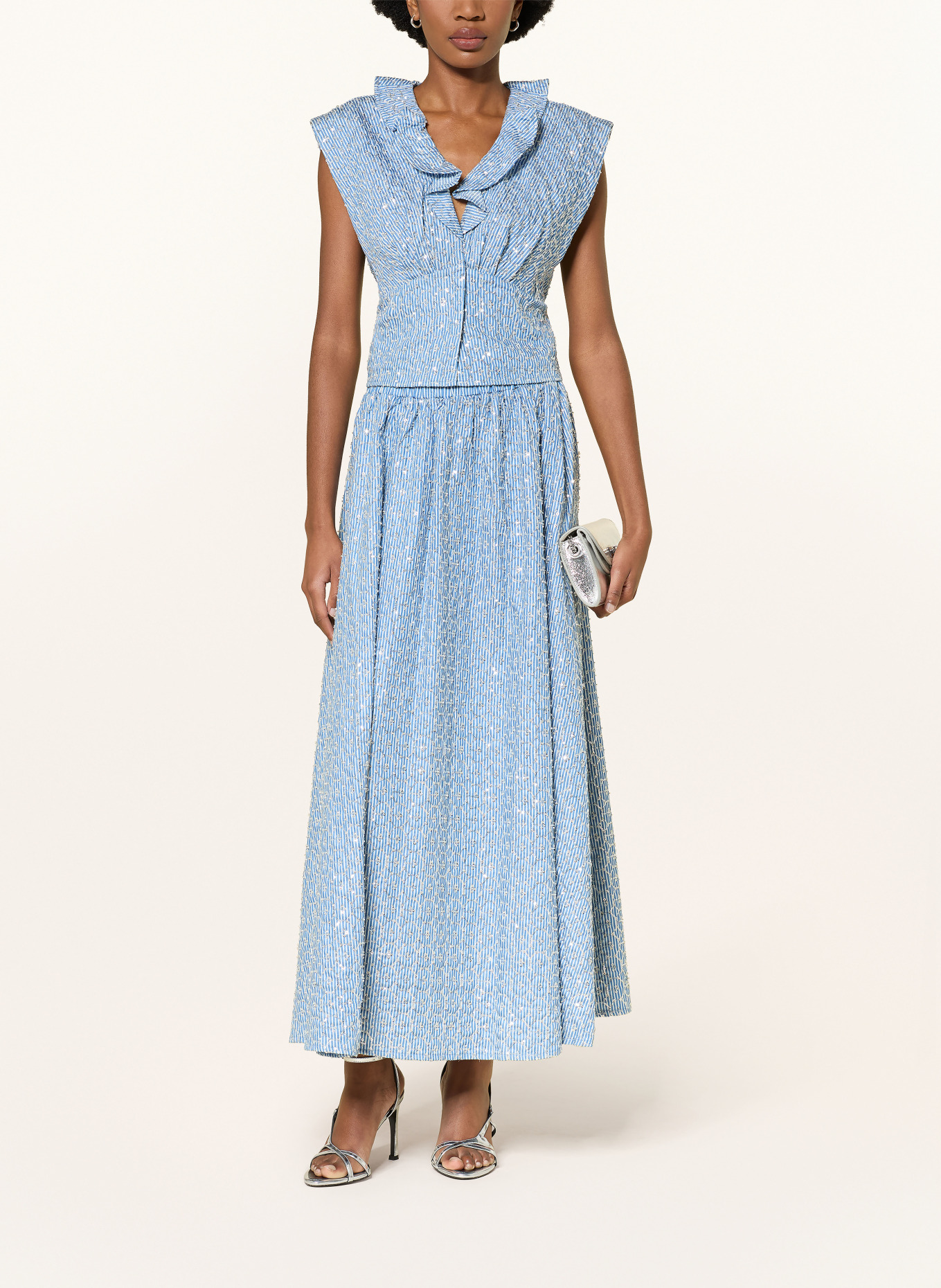 SANDRO Blusentop mit Pailletten und Schmuckperlen: HELLBLAU / SILBER / WEISS