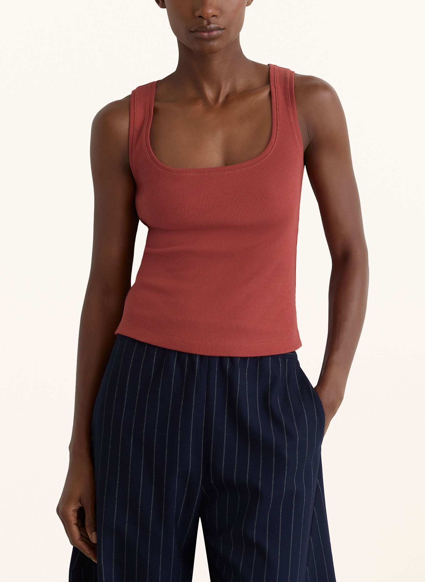 REISS Top RIVA: LICHTROOD