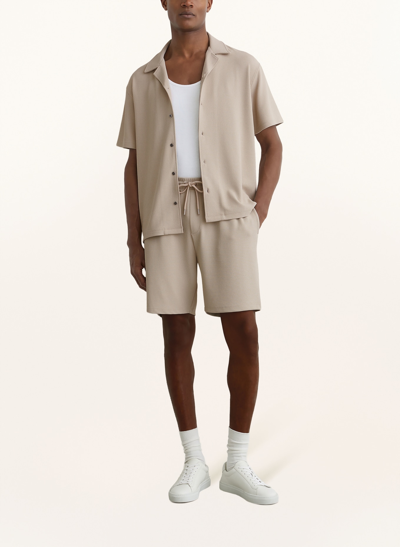 REISS Piqué shorts TAVOLLA: ECRU